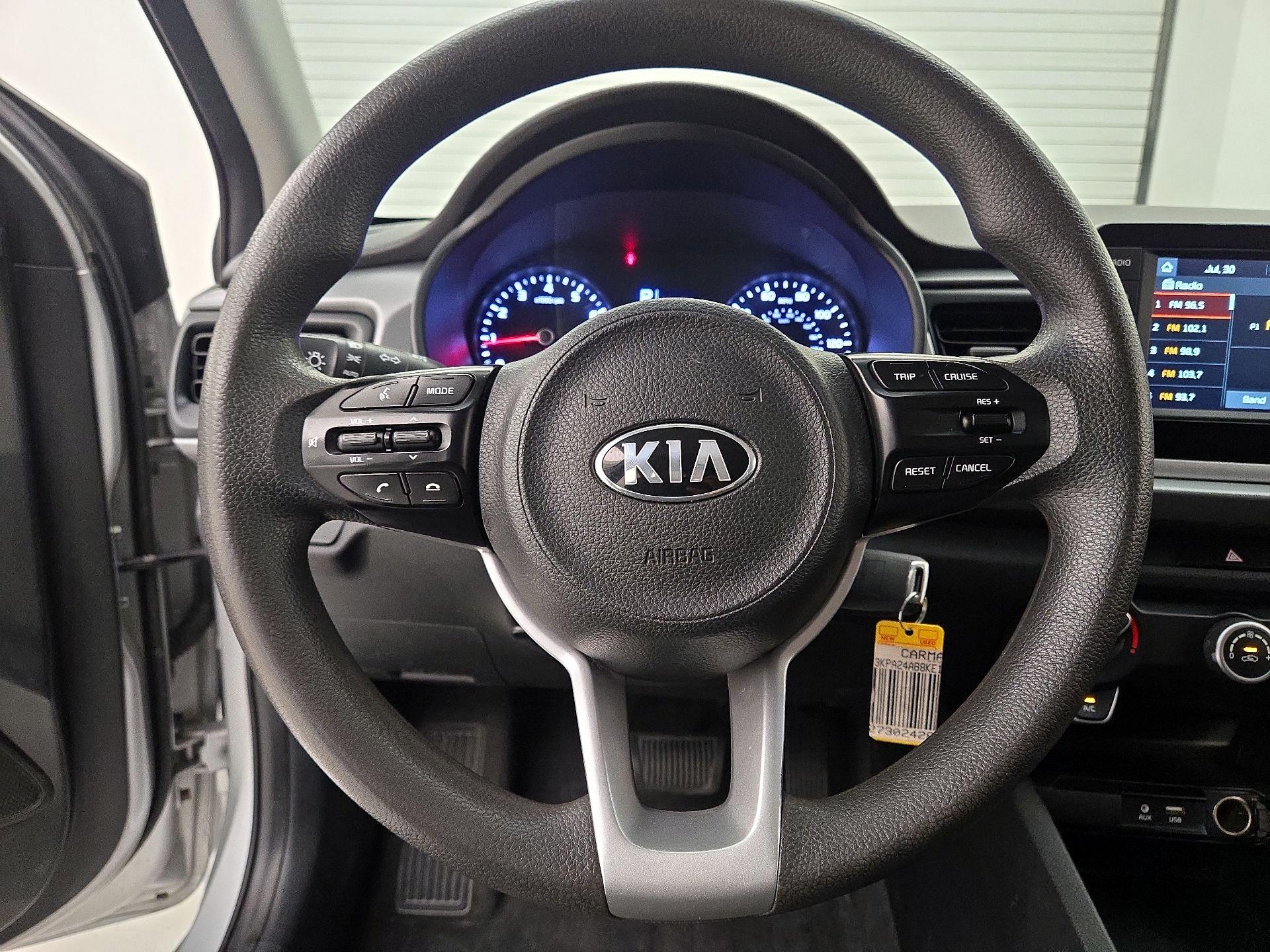 Thumbnail: 2019 Kia Rio - 10