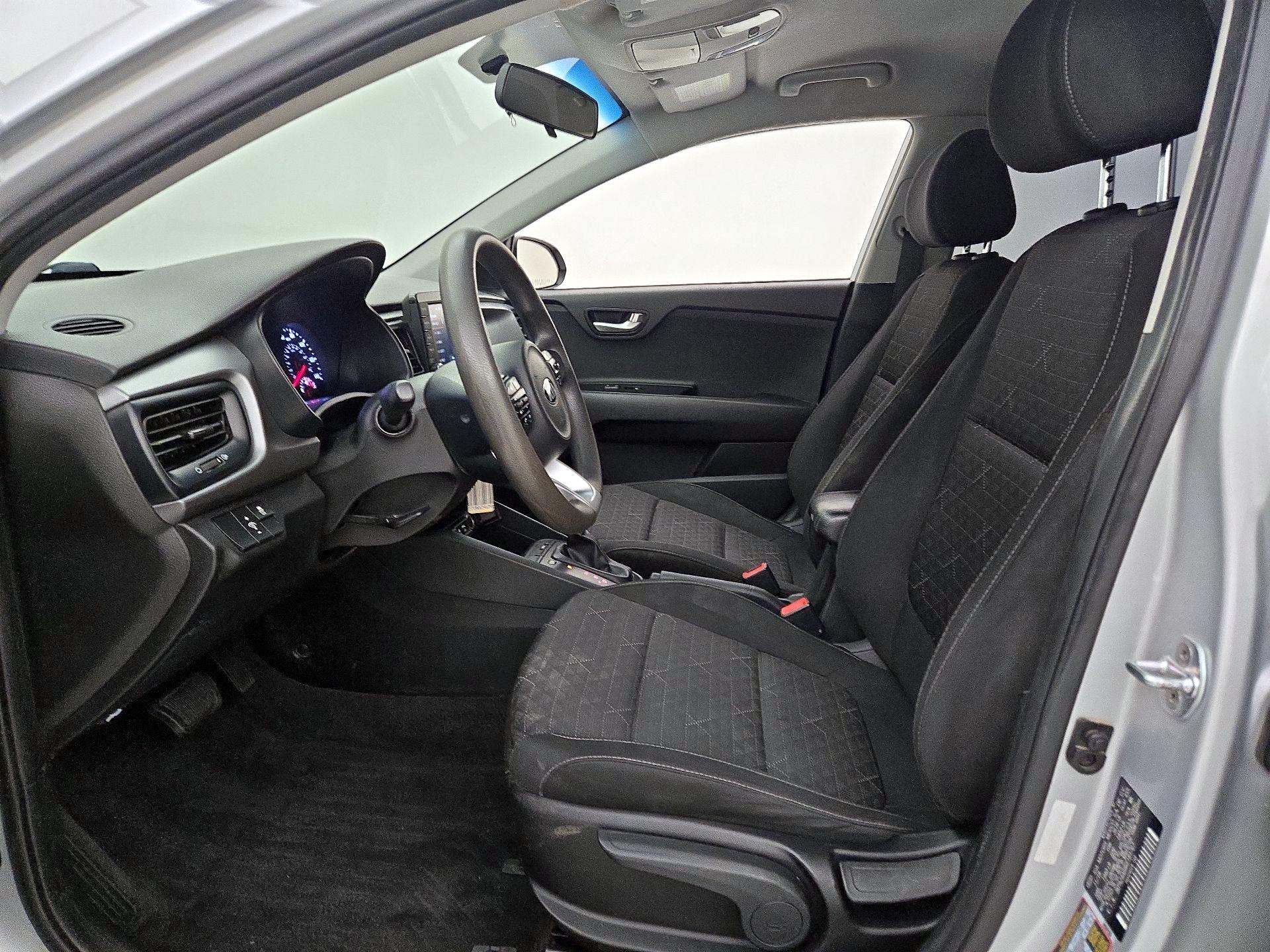 Thumbnail: 2019 Kia Rio - 11