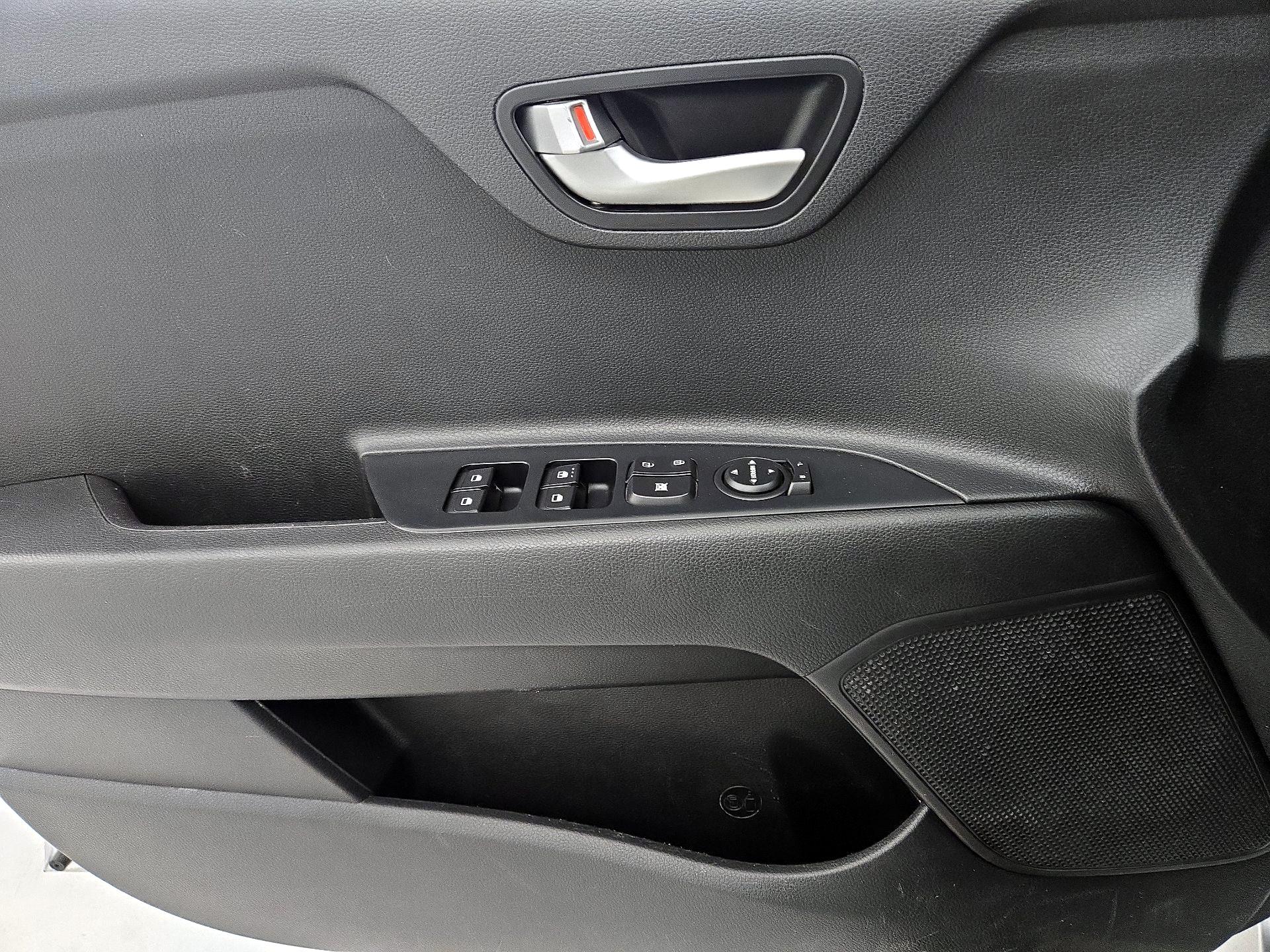 Thumbnail: 2019 Kia Rio - 12