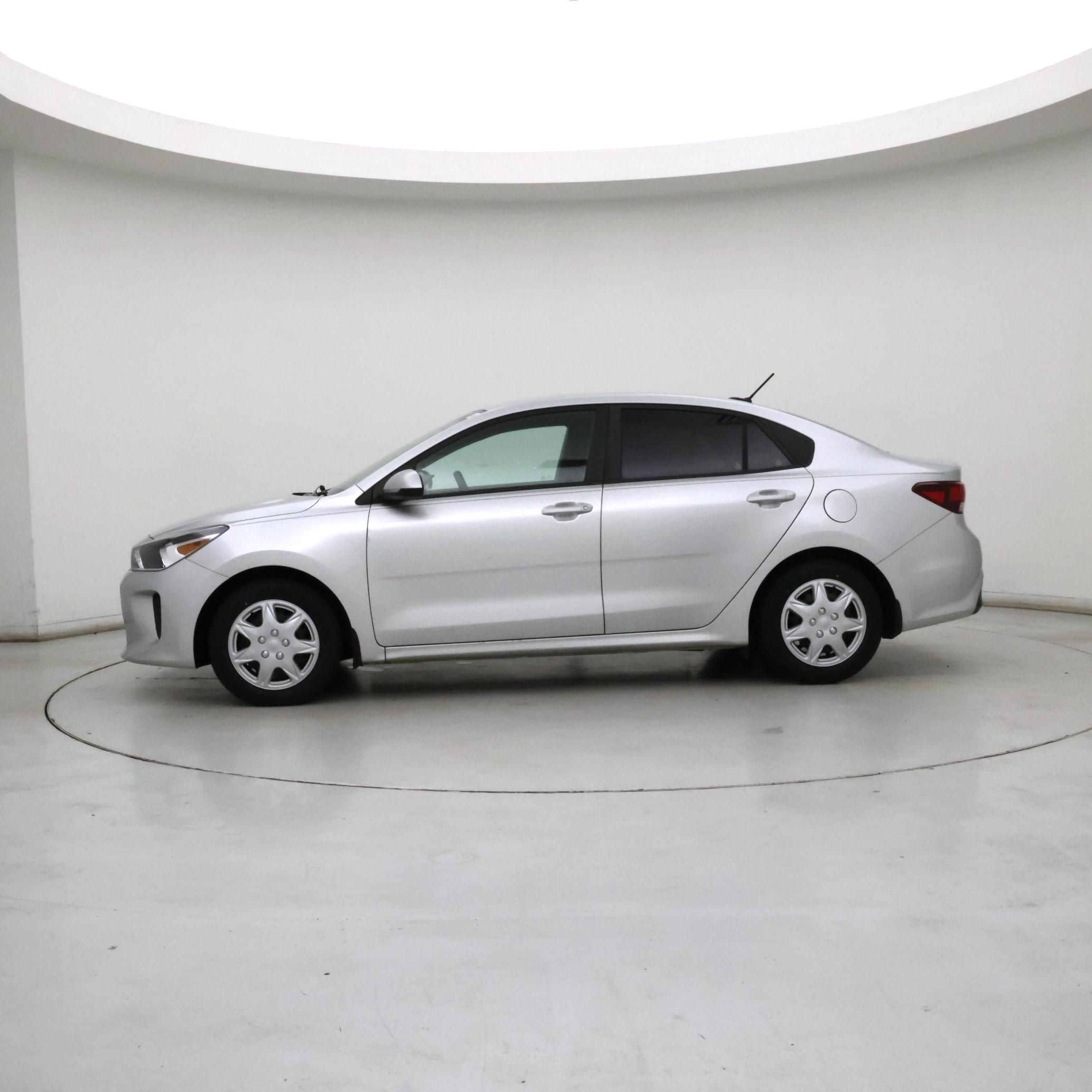 Thumbnail: 2019 Kia Rio - 3