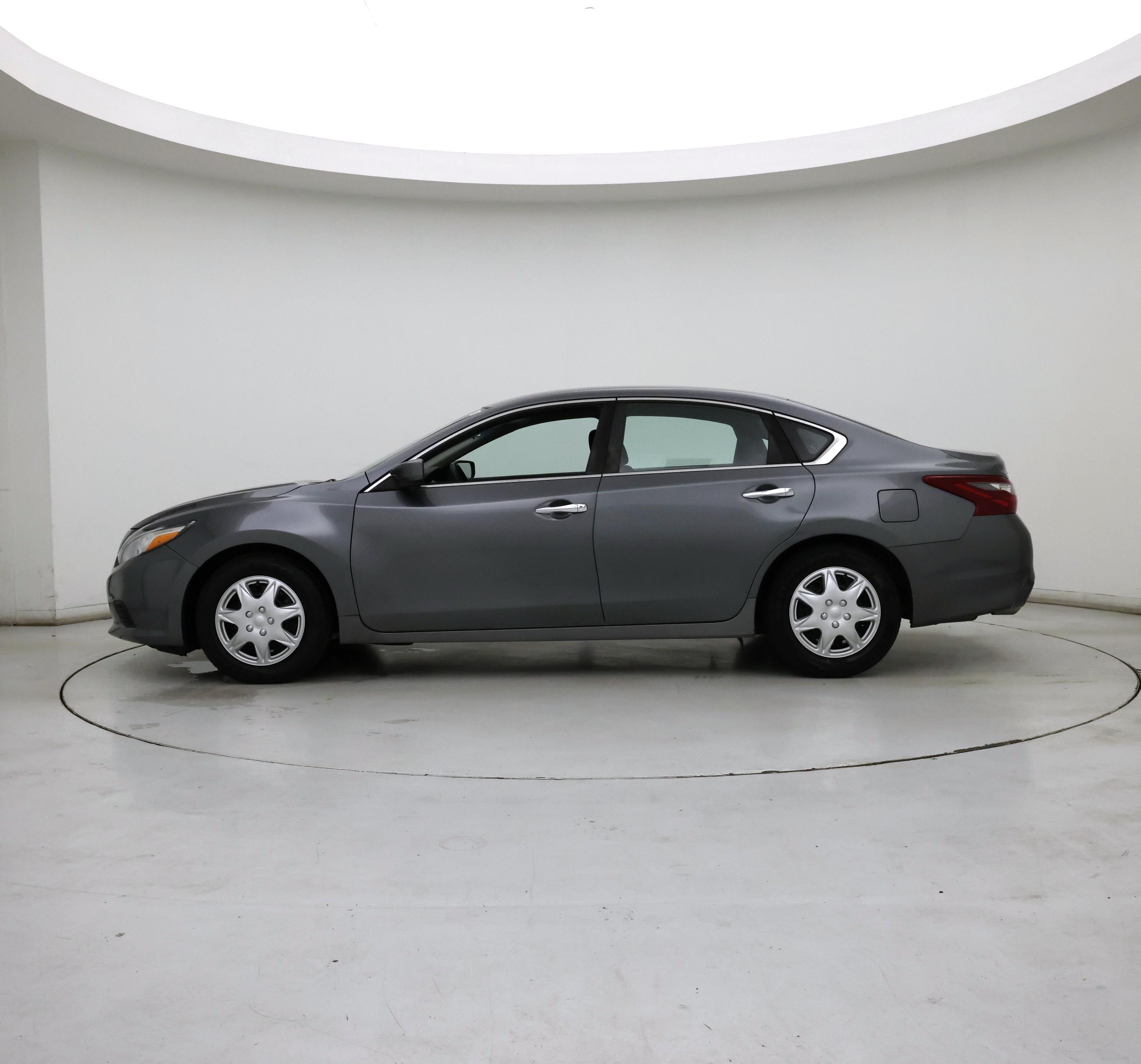 Thumbnail: 2018 Nissan Altima - 3