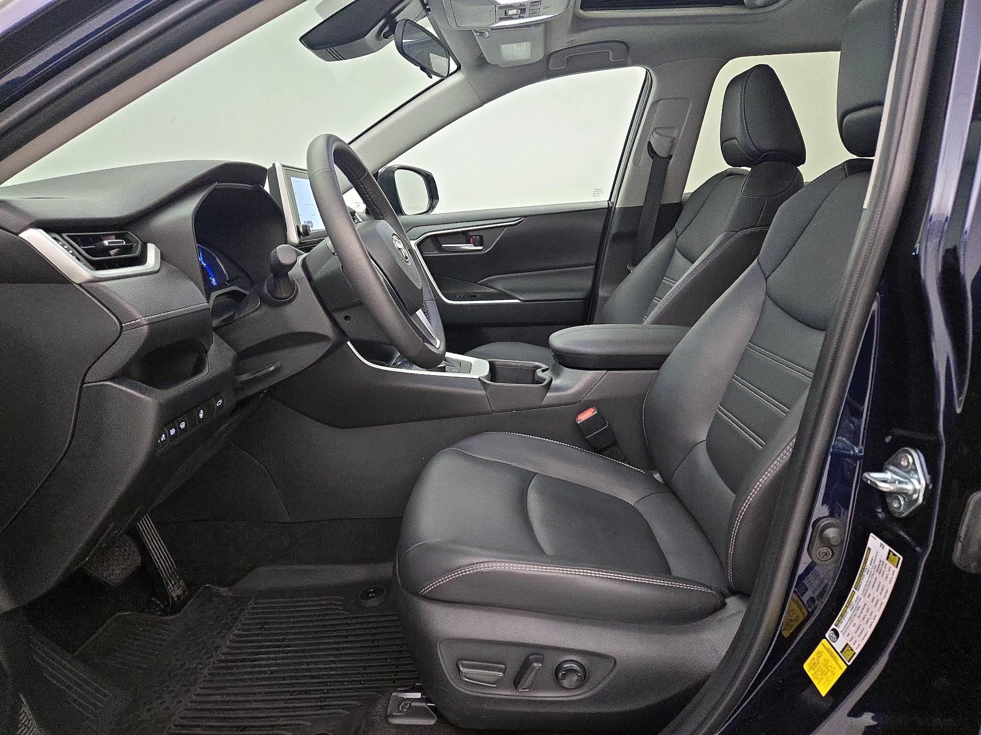 Thumbnail: 2023 Toyota RAV4 - 11