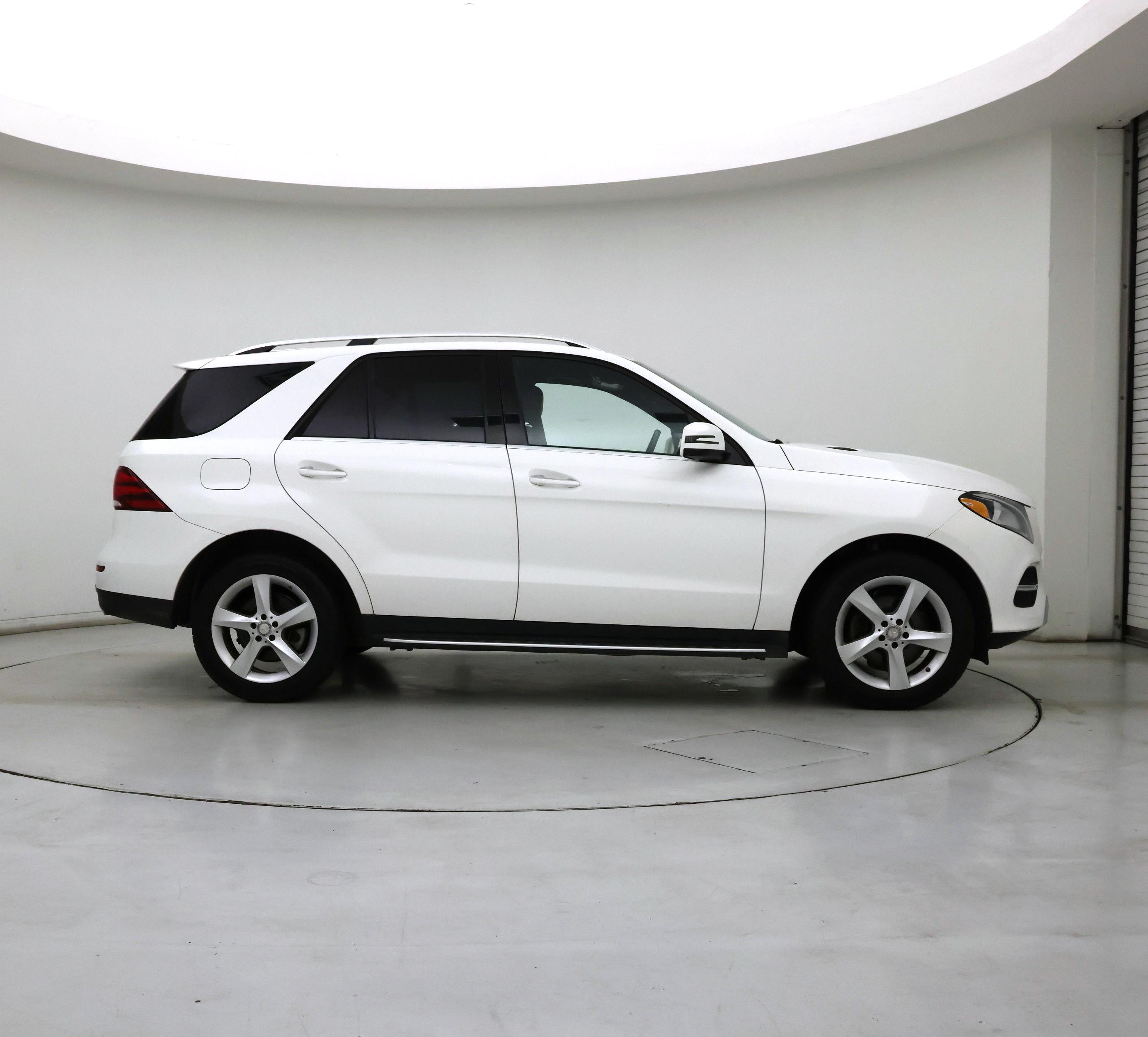 Thumbnail: 2016 Mercedes-Benz GLE - 7