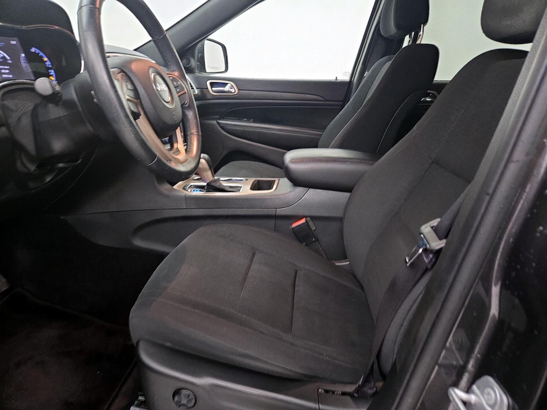 Thumbnail: 2017 Jeep Grand Cherokee - 11