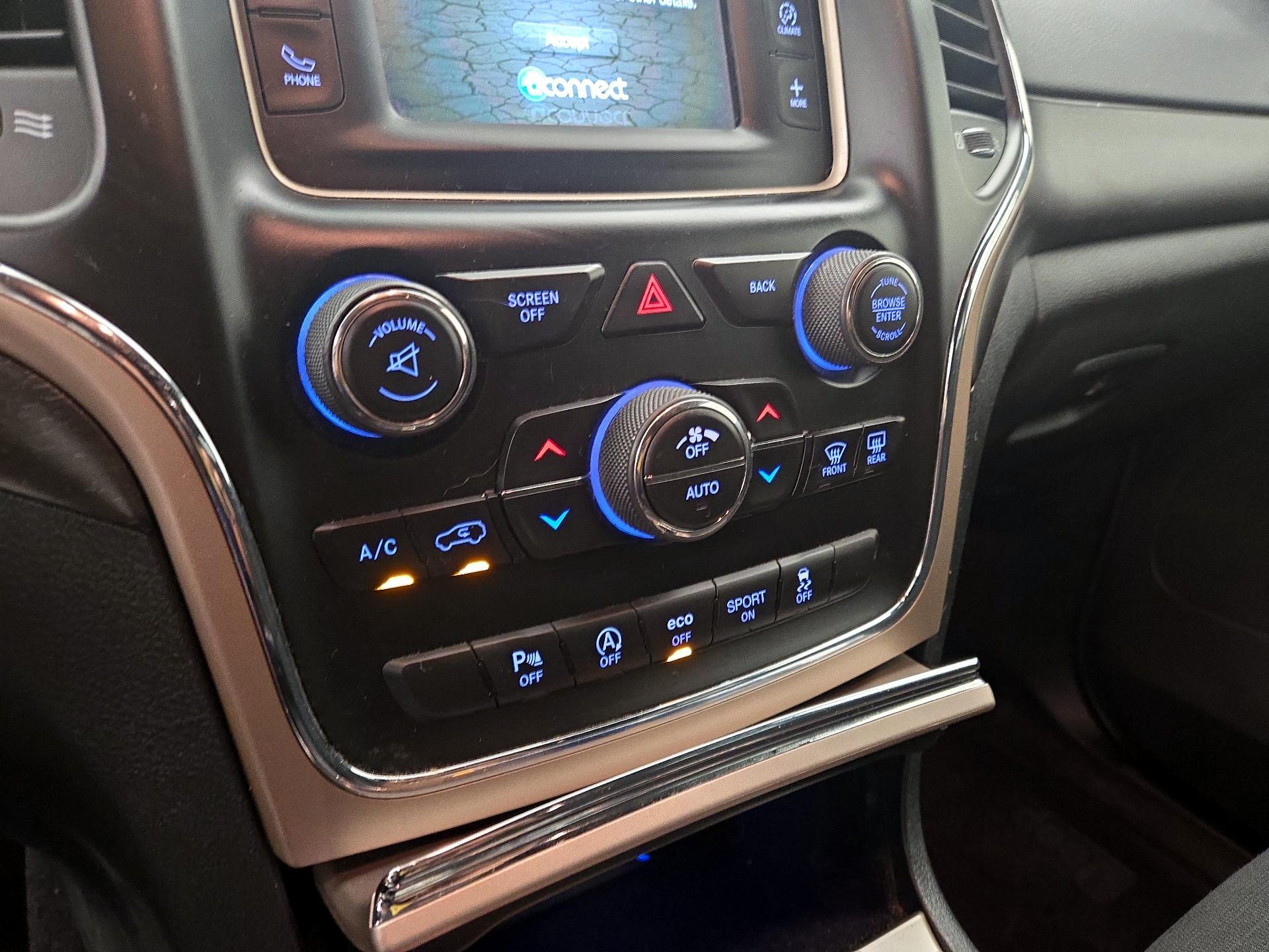 Thumbnail: 2017 Jeep Grand Cherokee - 16