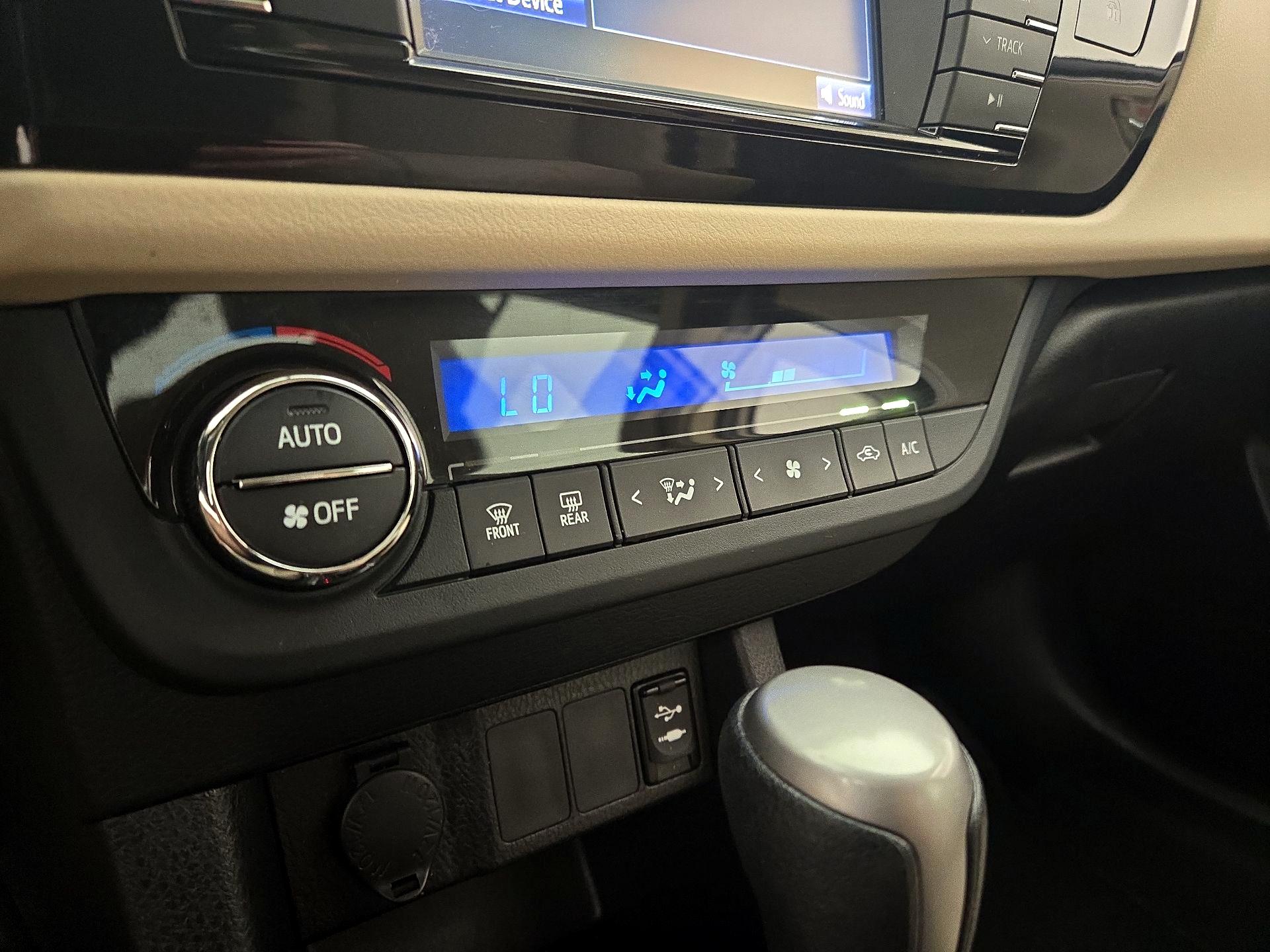 Thumbnail: 2016 Toyota Corolla - 16