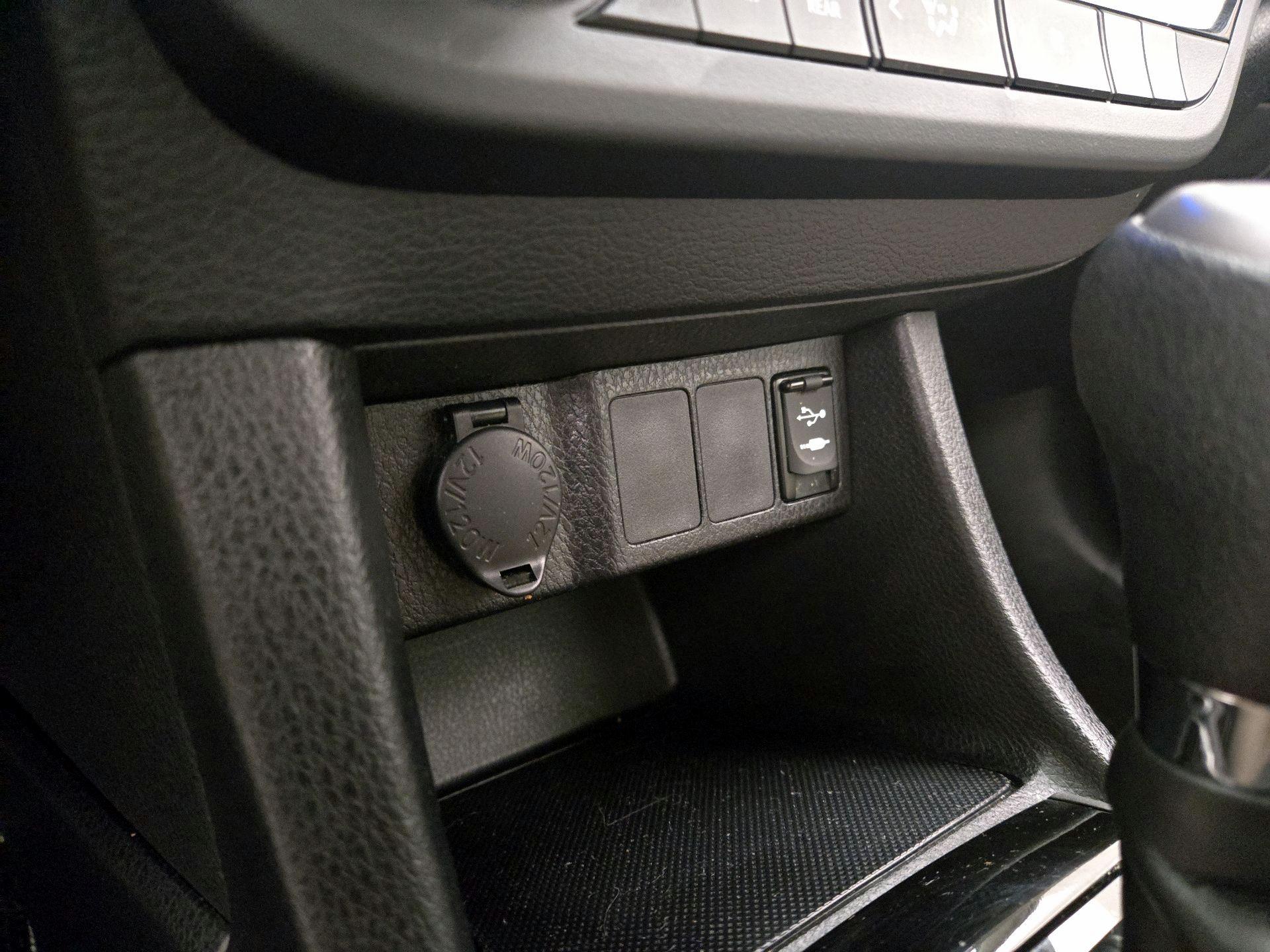 Thumbnail: 2016 Toyota Corolla - 18