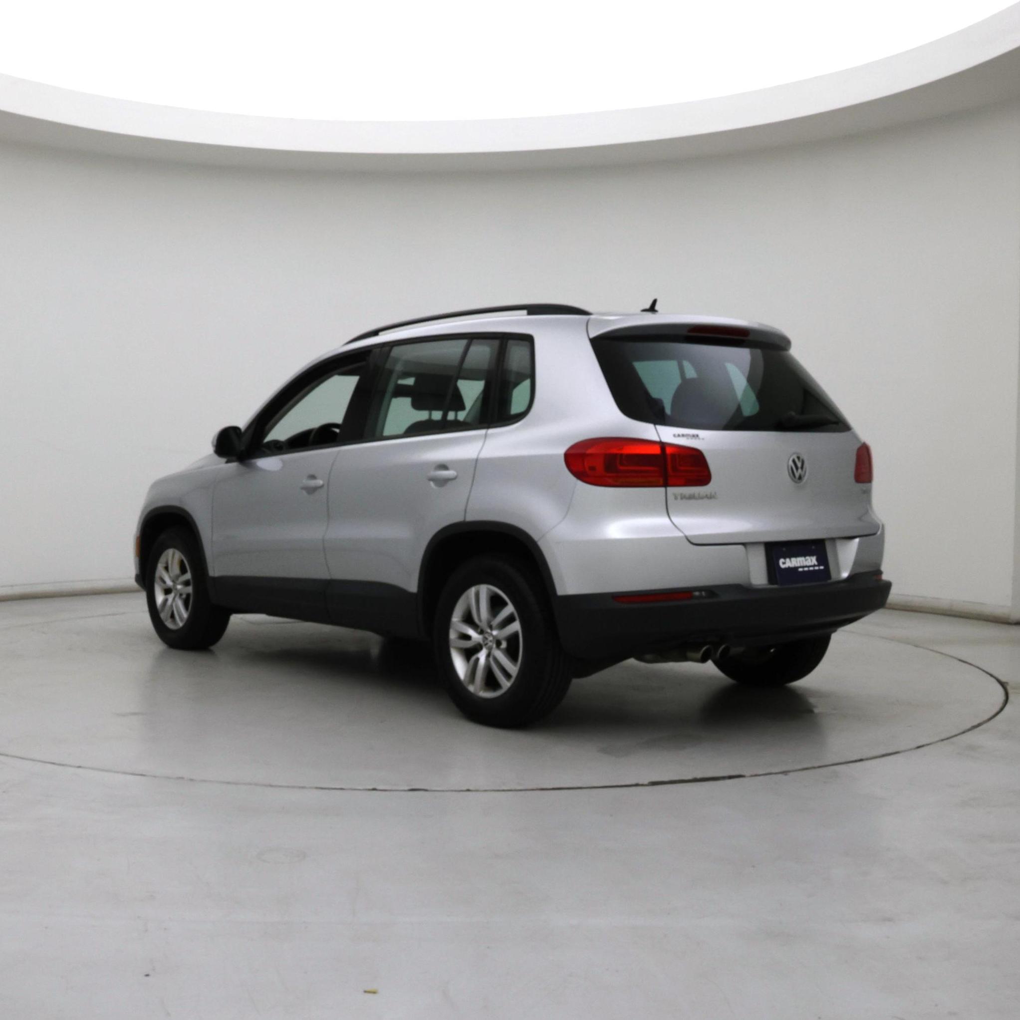 Thumbnail: 2016 Volkswagen Tiguan - 2