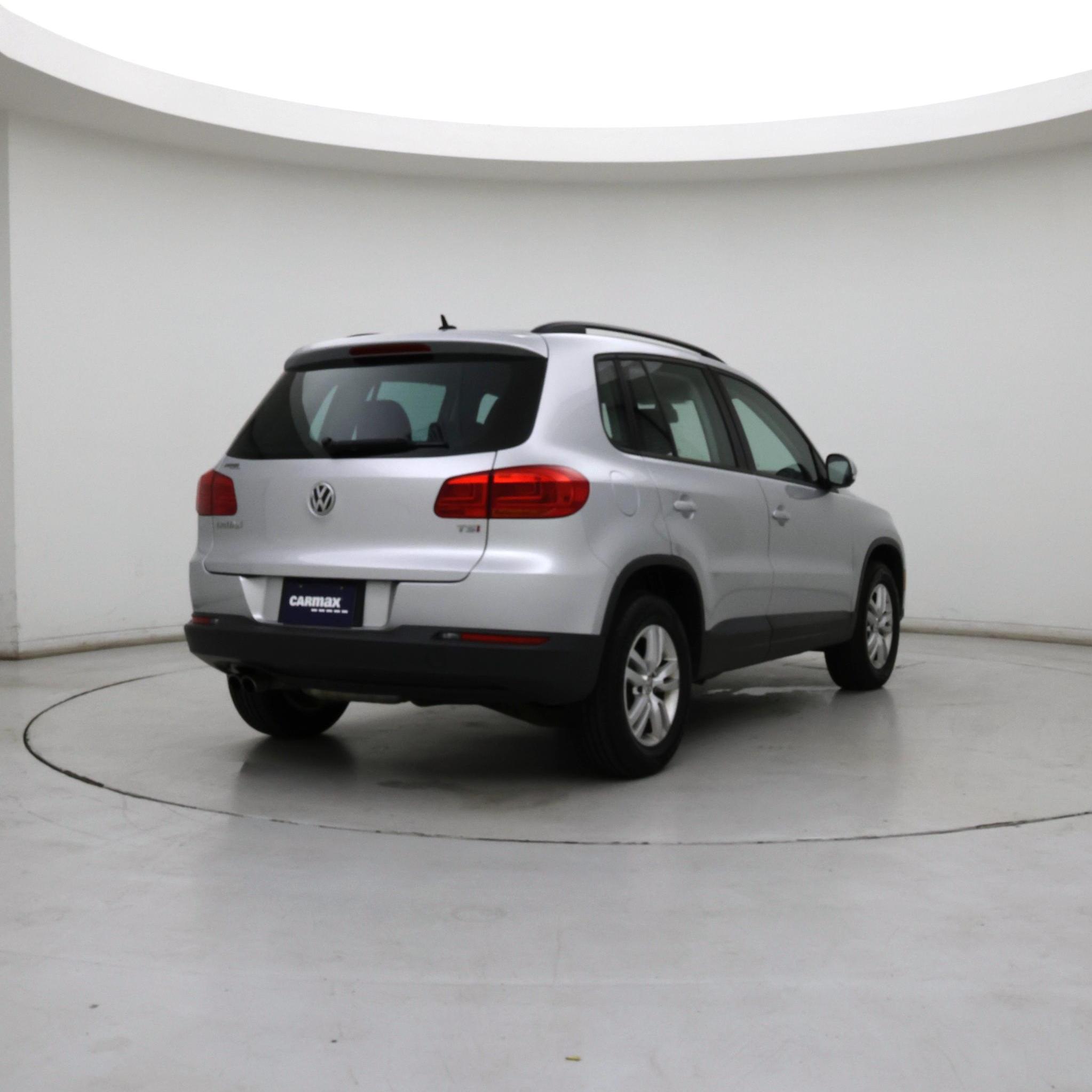 Thumbnail: 2016 Volkswagen Tiguan - 8