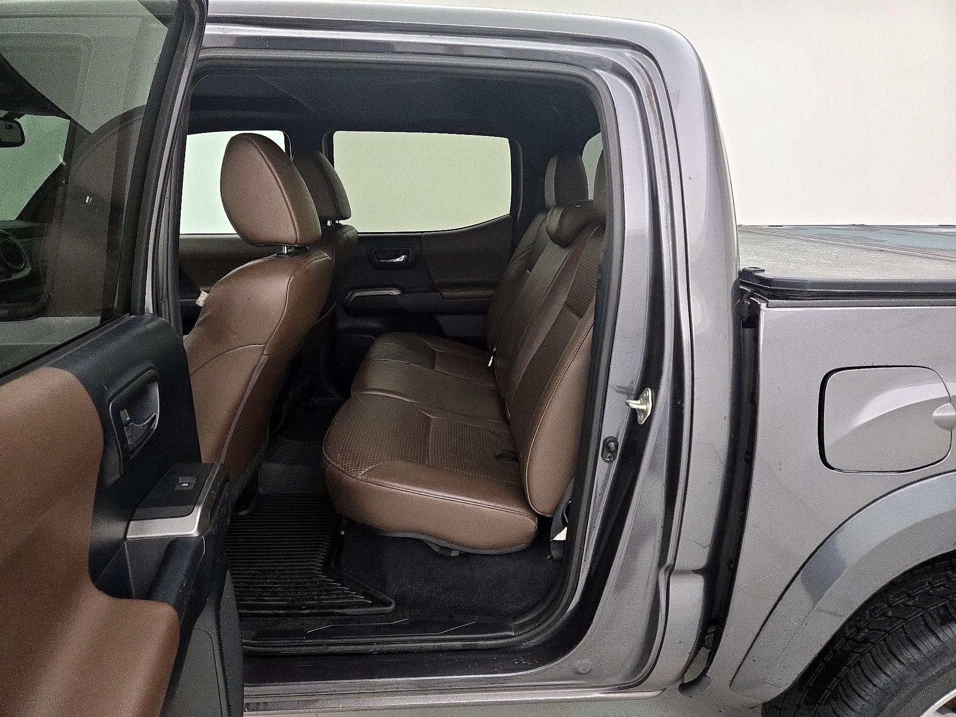 Thumbnail: 2017 Toyota Tacoma - 18
