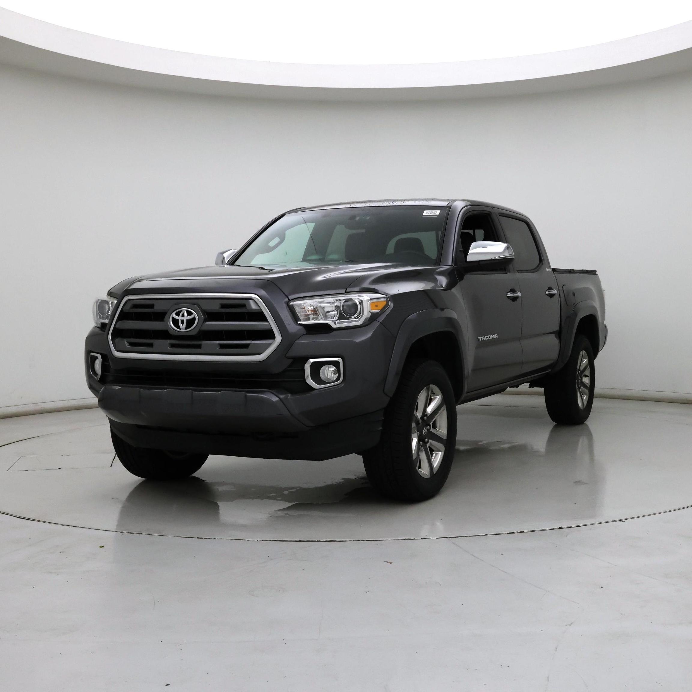 Thumbnail: 2017 Toyota Tacoma - 4