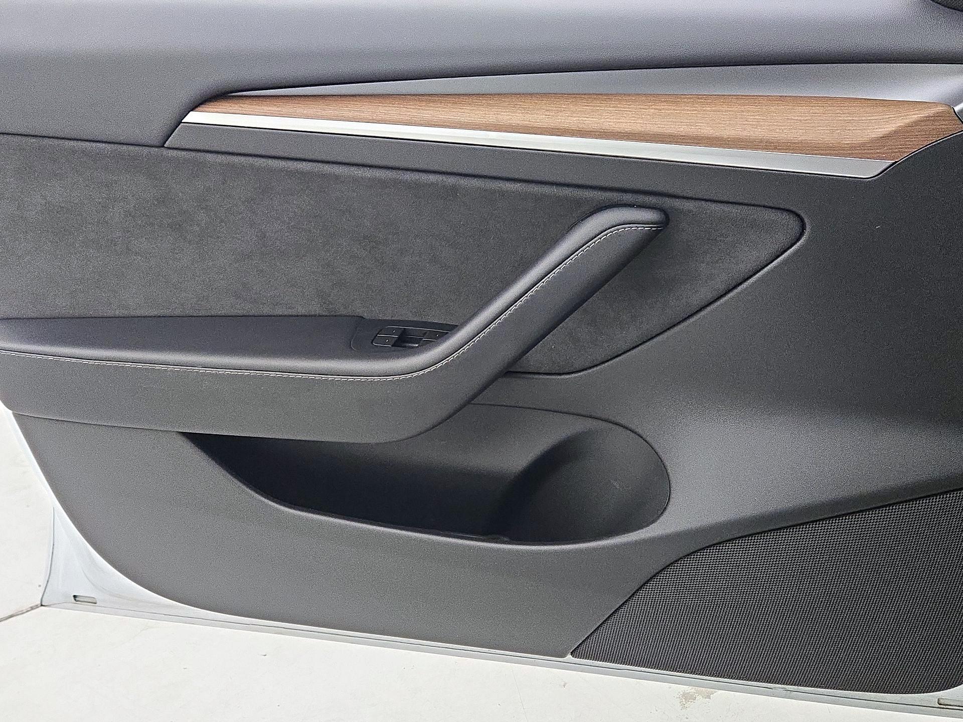Thumbnail: 2023 Tesla Model 3 - 12