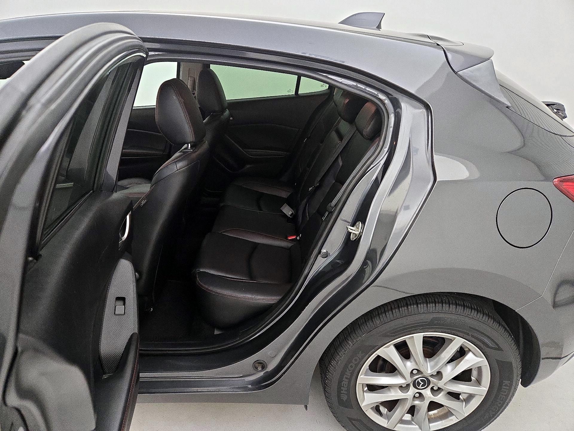 Thumbnail: 2016 Mazda Mazda3 - 17