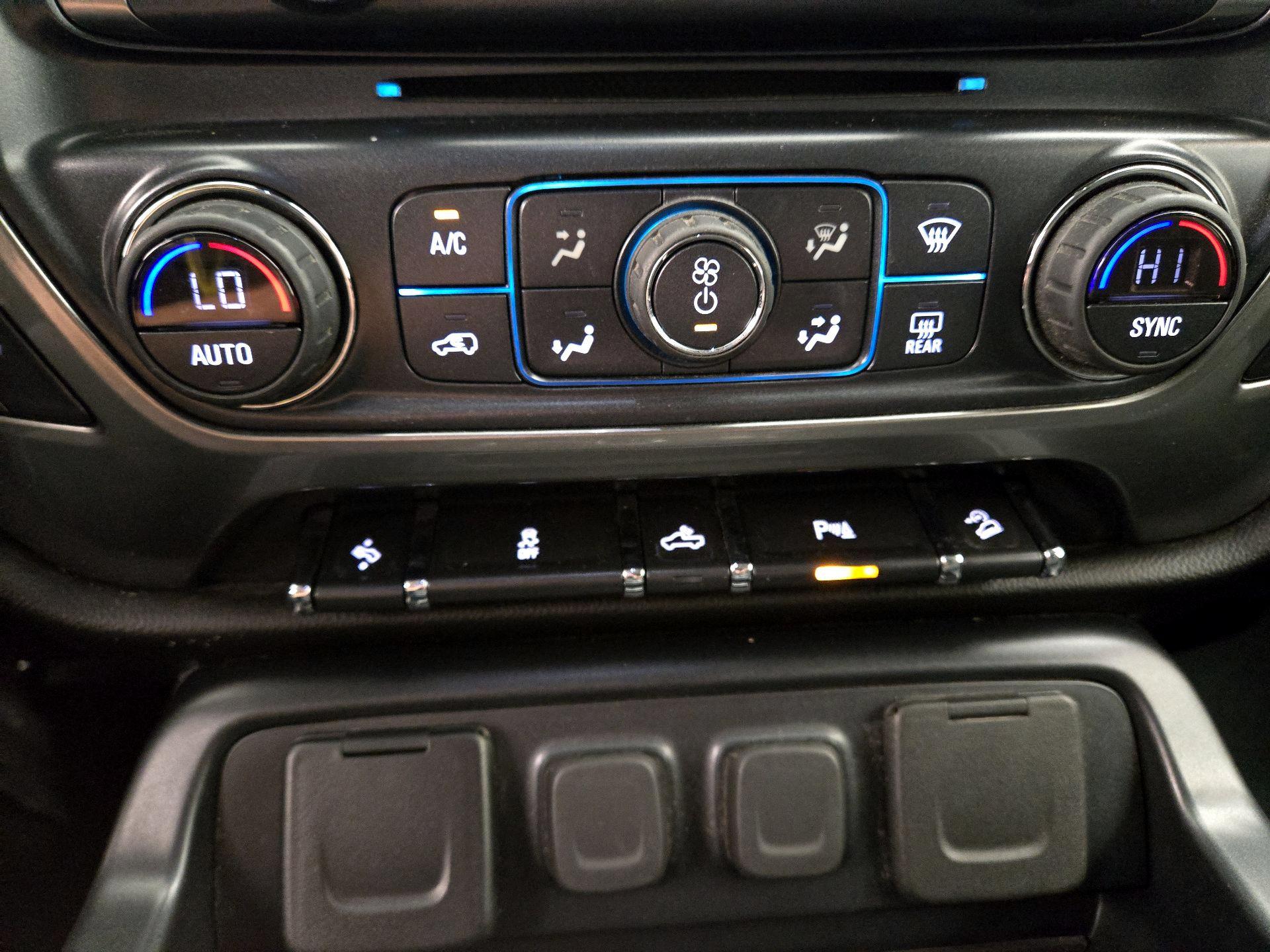 Thumbnail: 2018 Chevrolet Silverado 1500 - 17