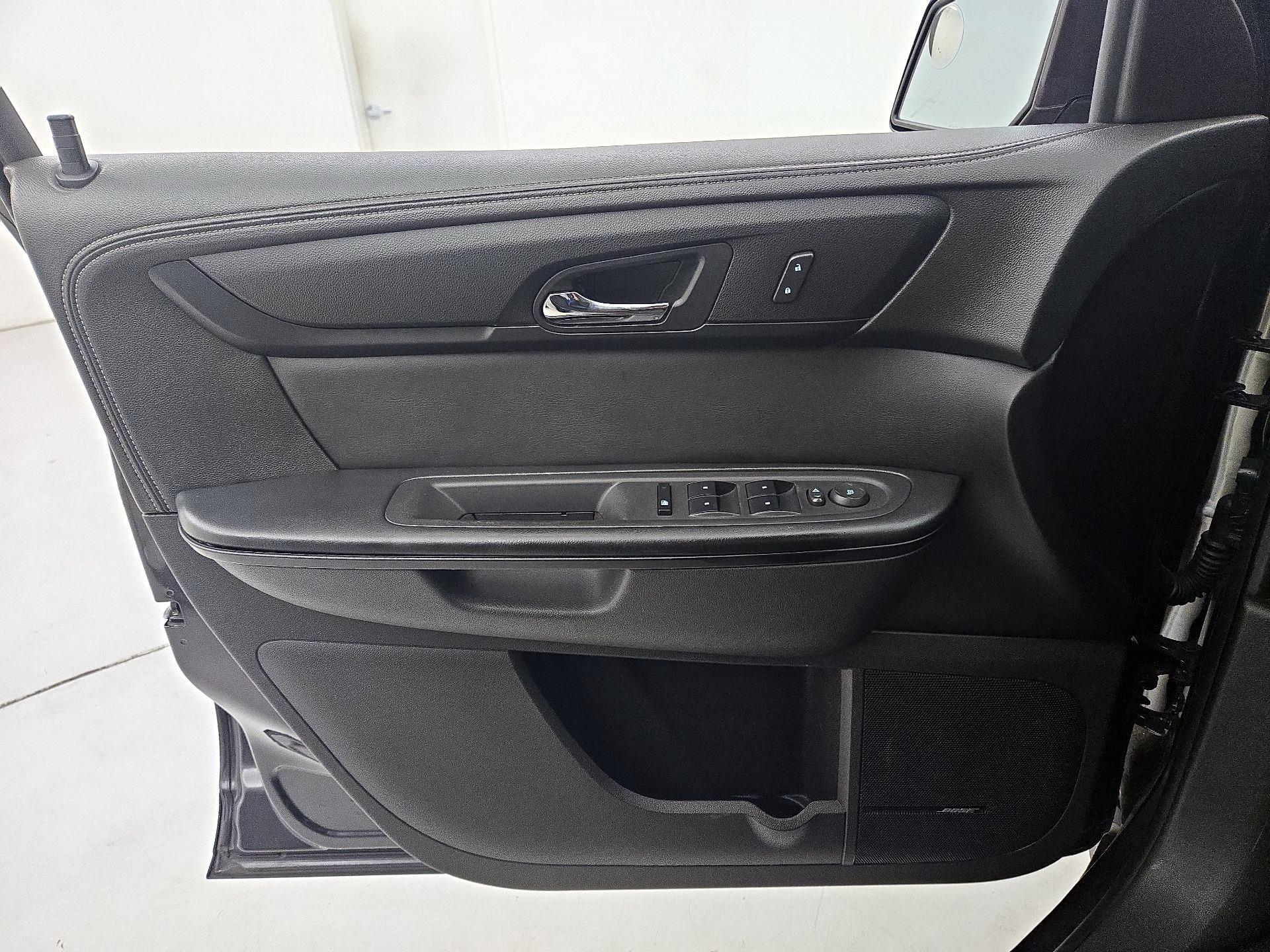 Thumbnail: 2014 Chevrolet Traverse - 12