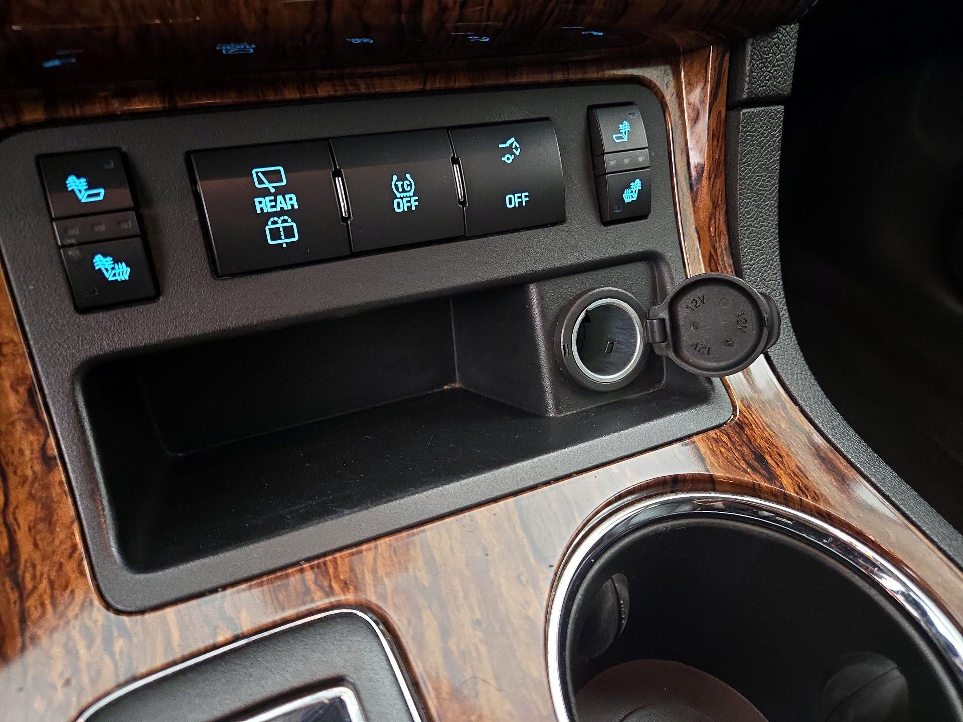 Thumbnail: 2014 Chevrolet Traverse - 19