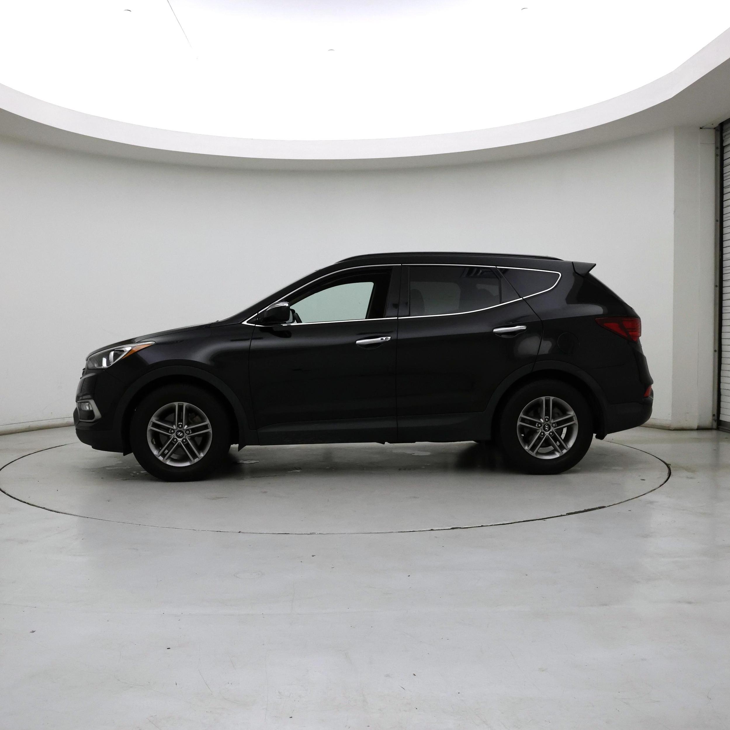 Thumbnail: 2018 Hyundai Santa Fe - 3