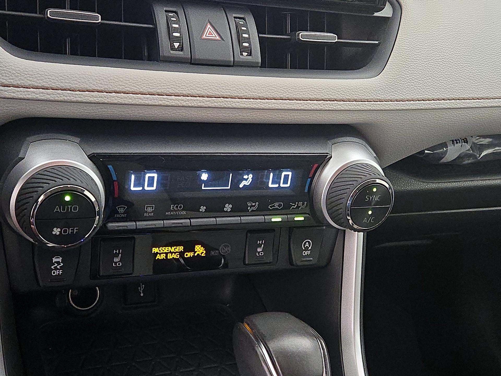 Thumbnail: 2021 Toyota RAV4 - 15