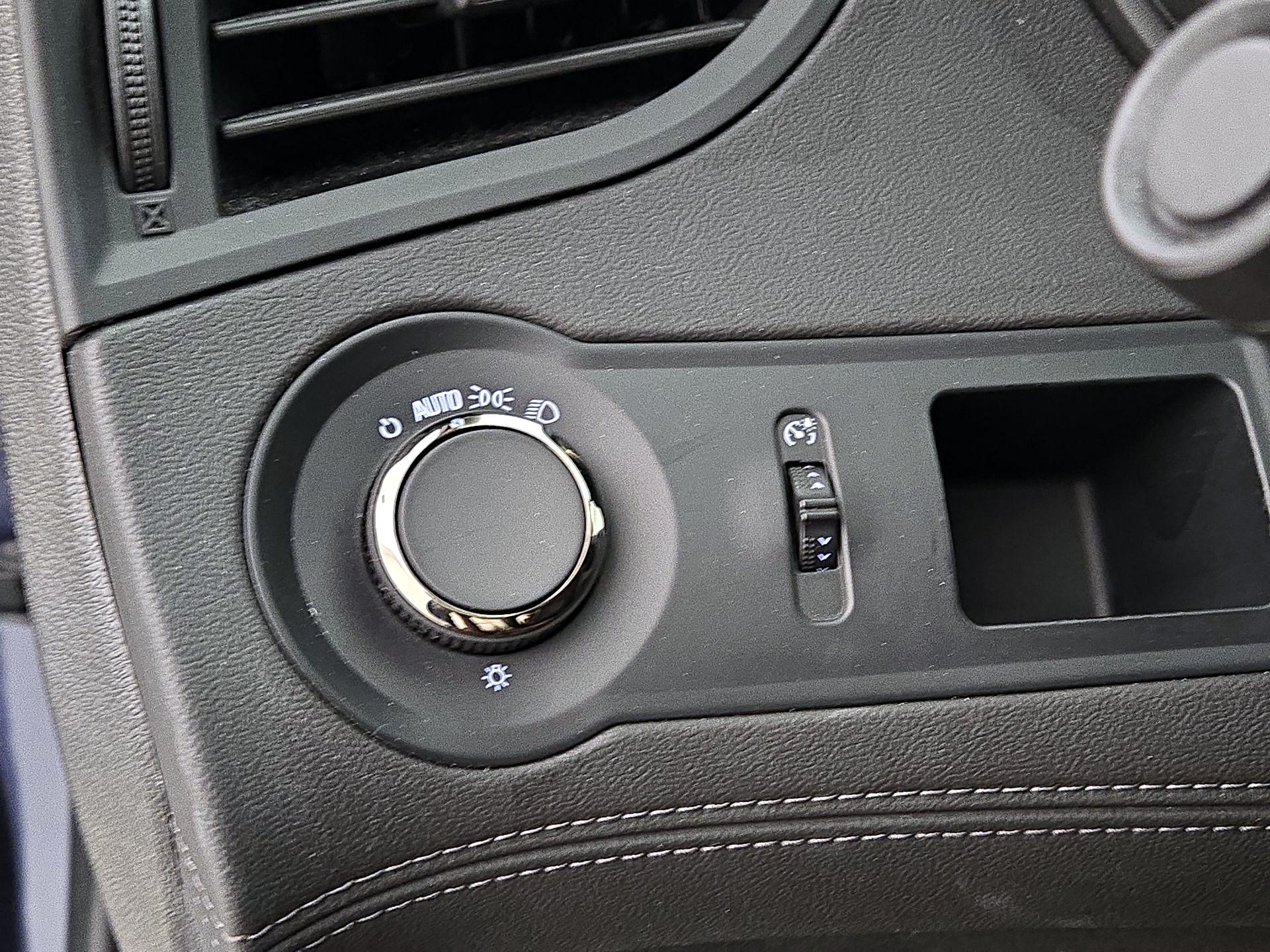 Thumbnail: 2015 Buick LaCrosse - 13