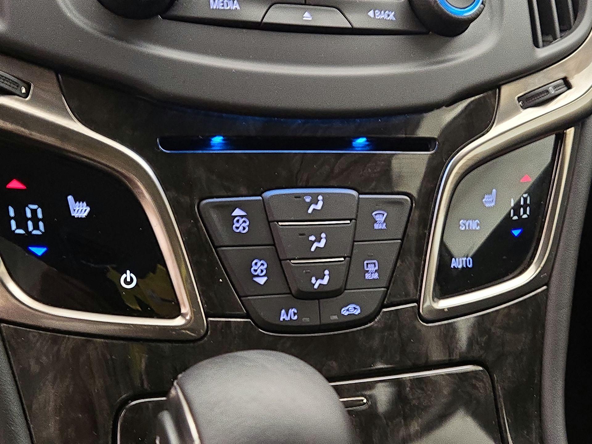 Thumbnail: 2015 Buick LaCrosse - 16
