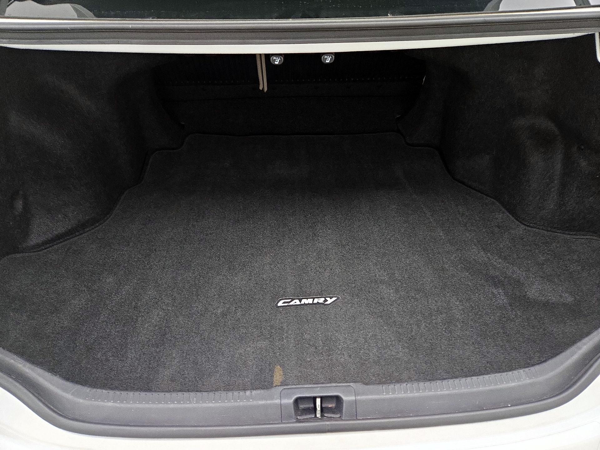 Thumbnail: 2014 Toyota Camry - 17