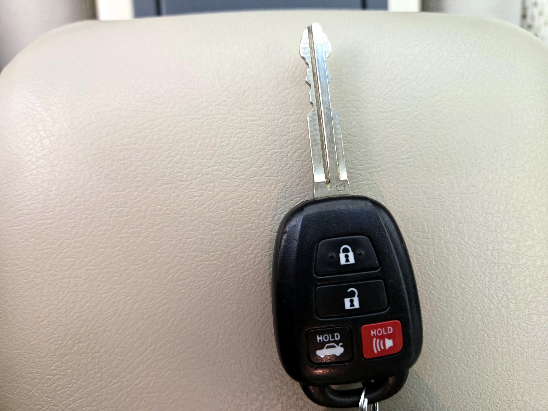 Thumbnail: 2014 Toyota Camry - 19