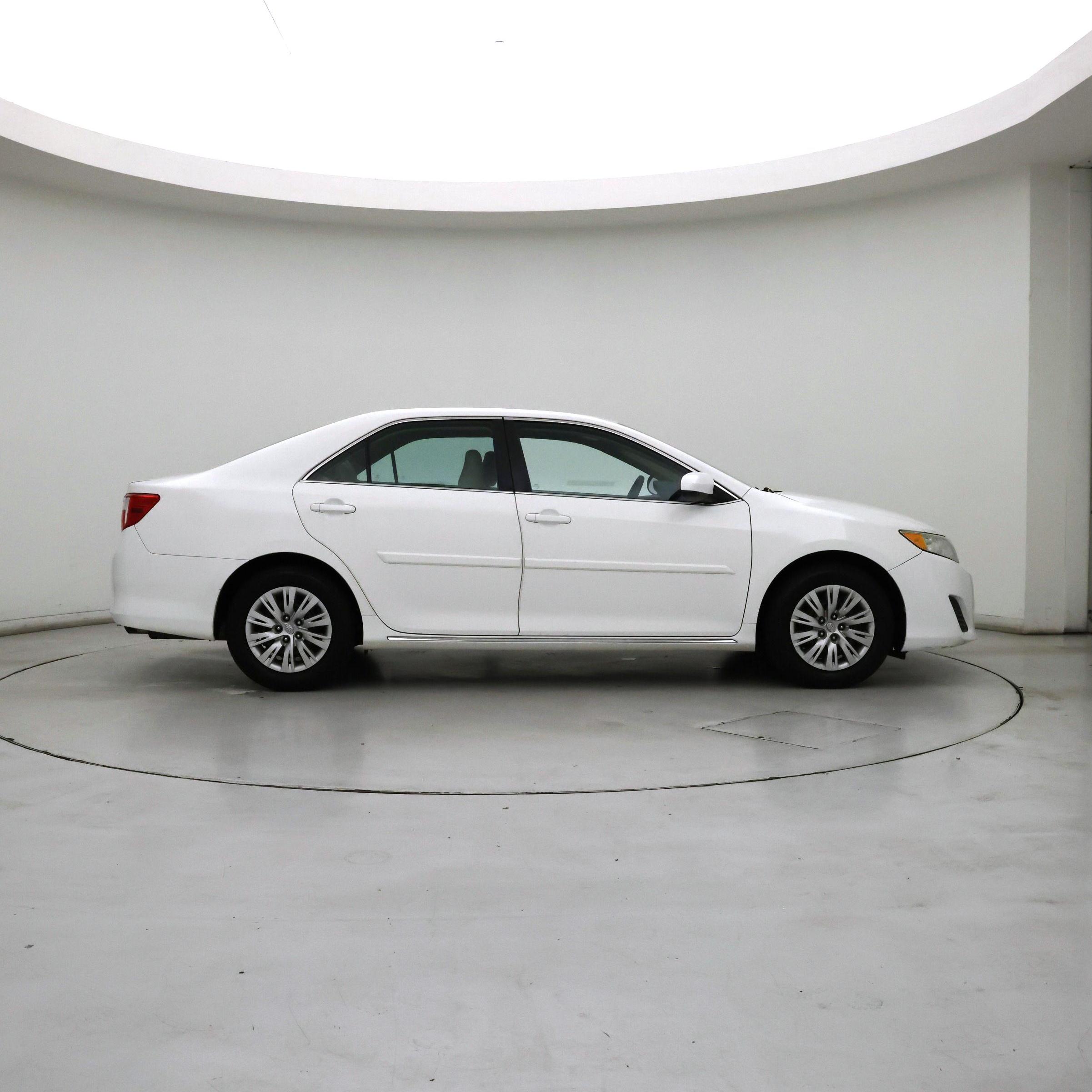 Thumbnail: 2014 Toyota Camry - 7