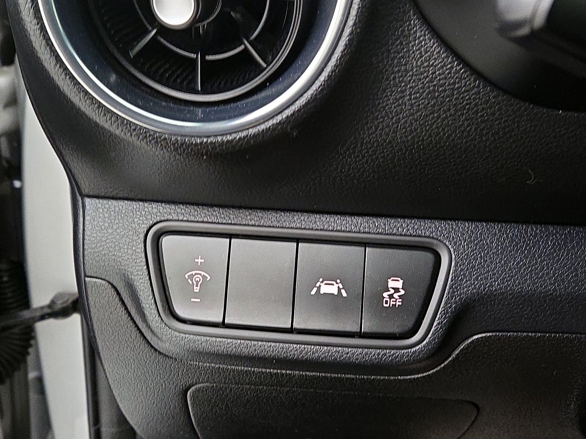 Thumbnail: 2019 Kia Forte - 13