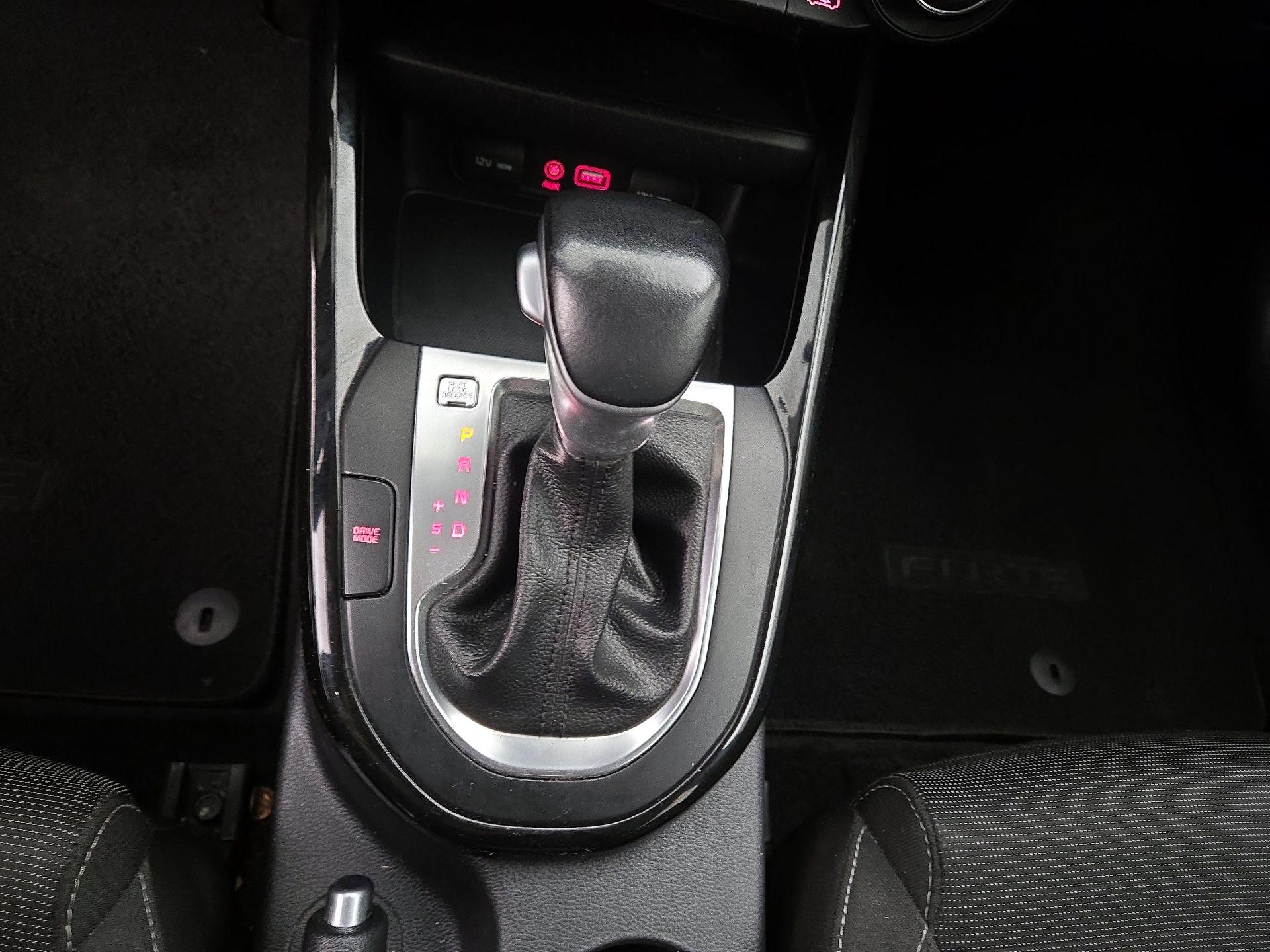 Thumbnail: 2019 Kia Forte - 17