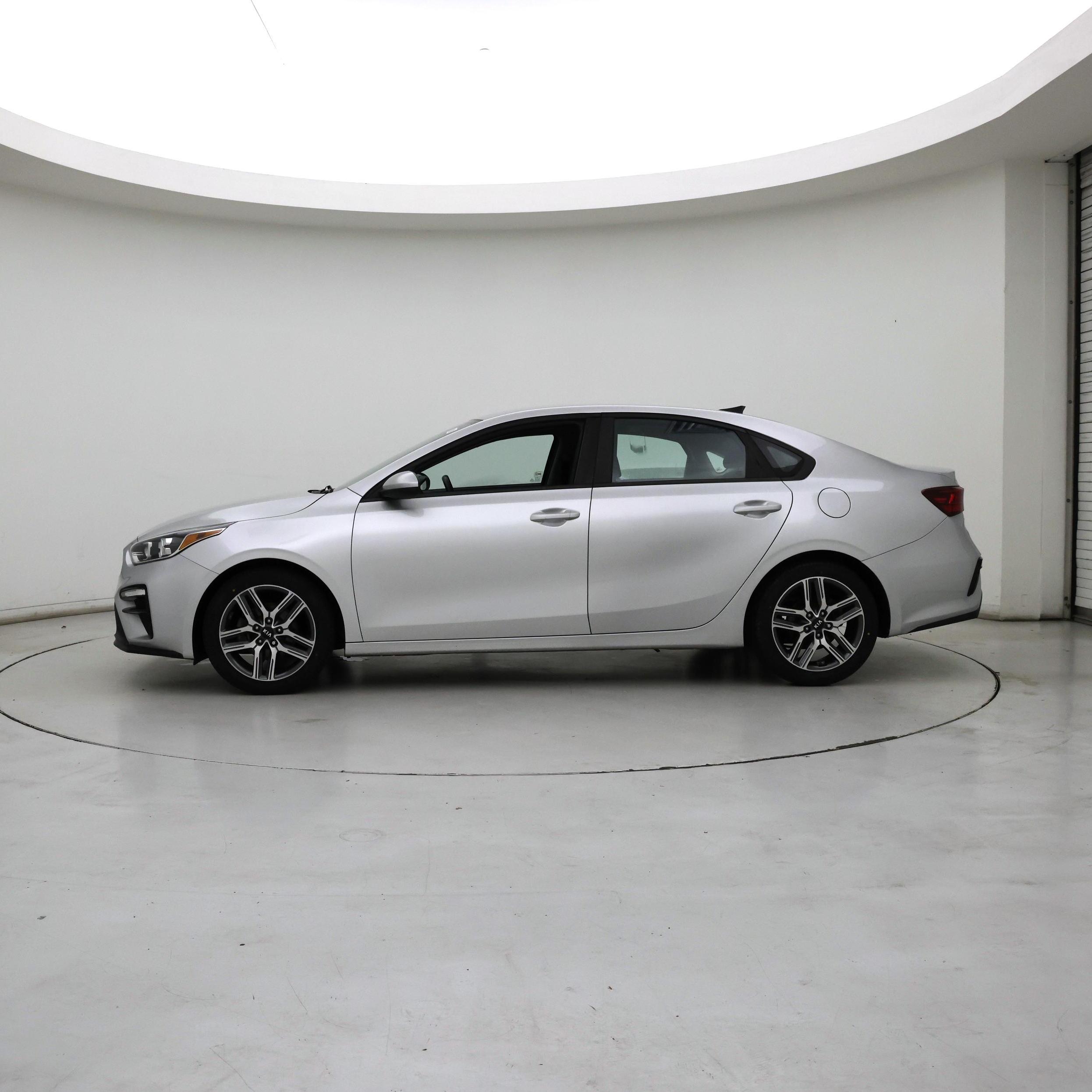 Thumbnail: 2019 Kia Forte - 3