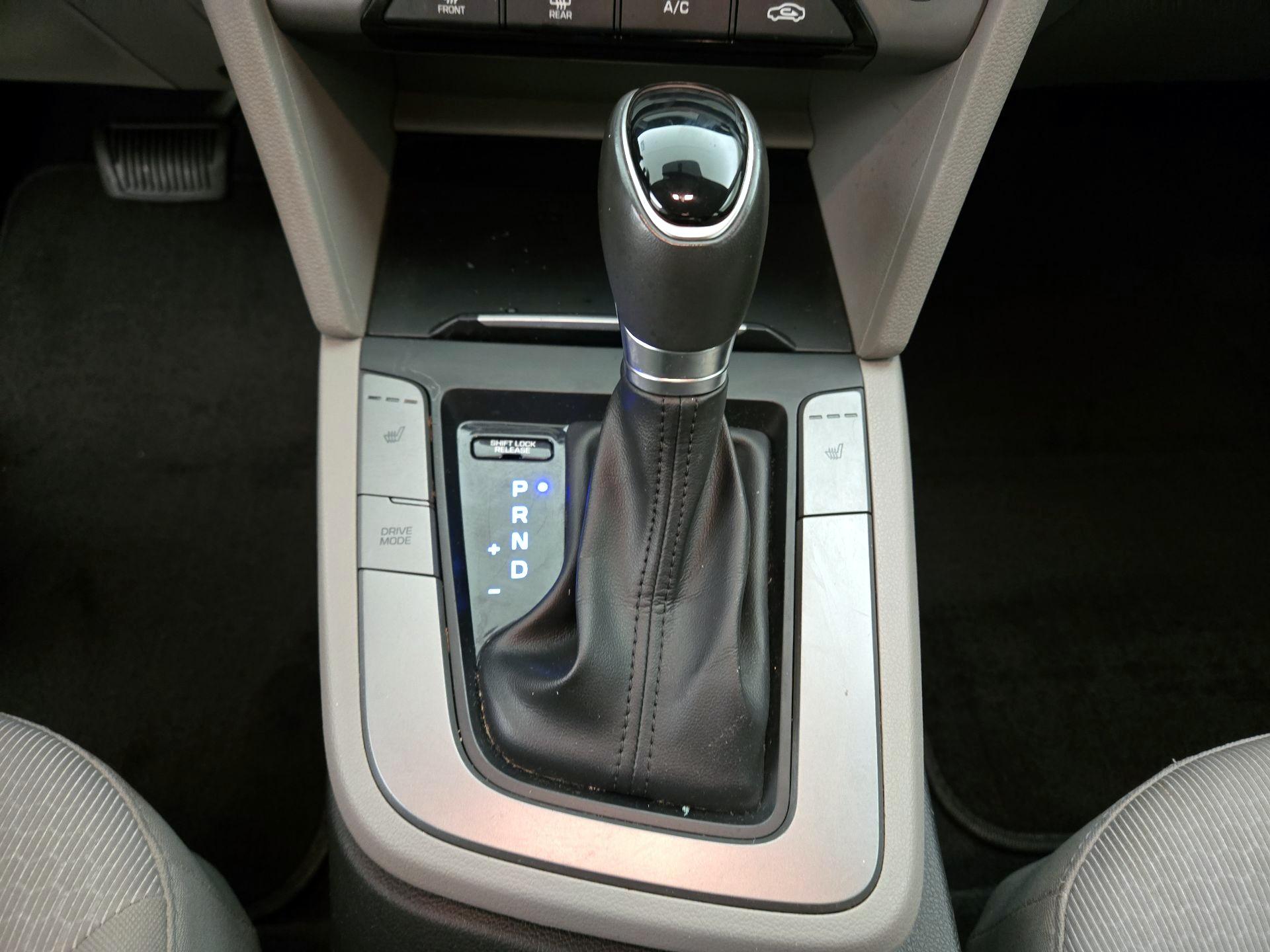 Thumbnail: 2018 Hyundai Elantra - 17