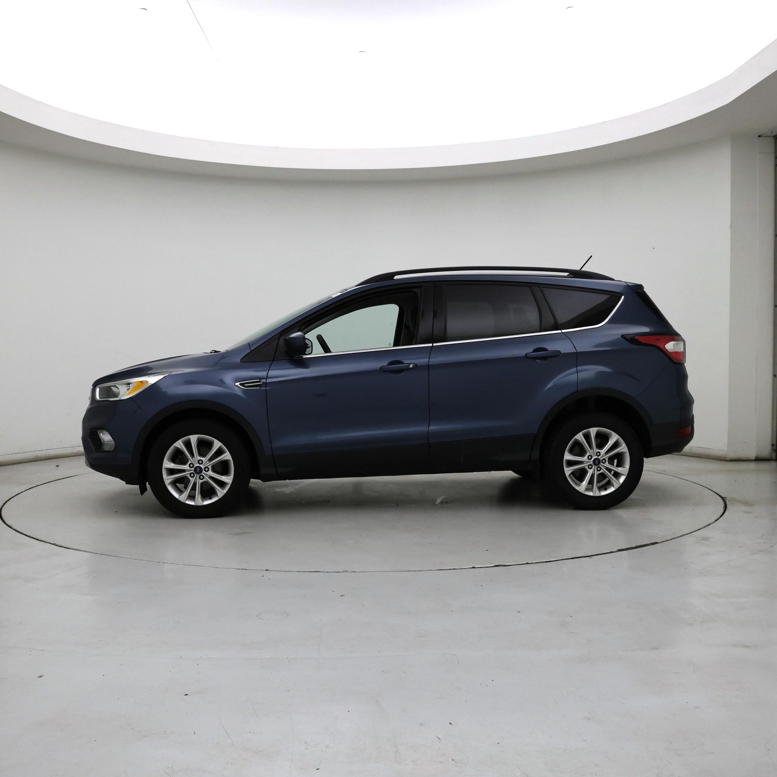 Thumbnail: 2018 Ford Escape - 3