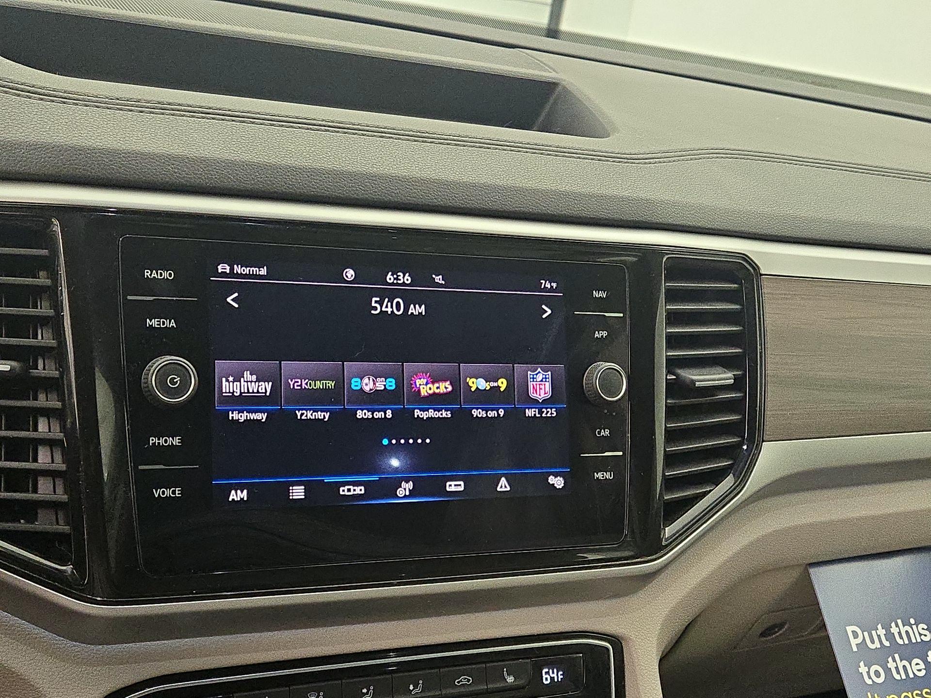 Thumbnail: 2021 Volkswagen Atlas - 14