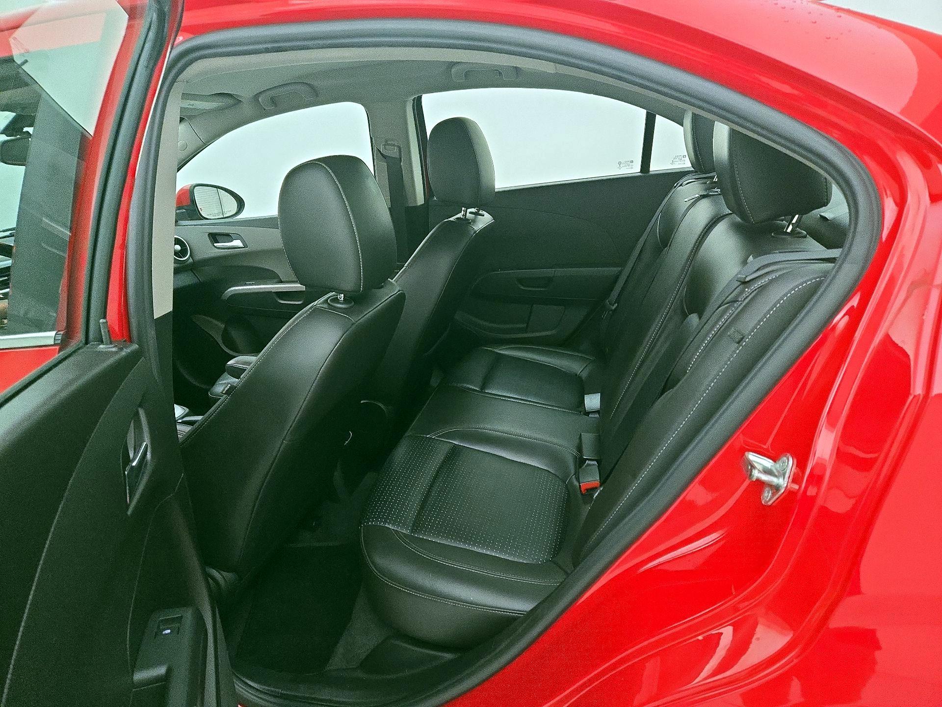 Thumbnail: 2017 Chevrolet Sonic - 19