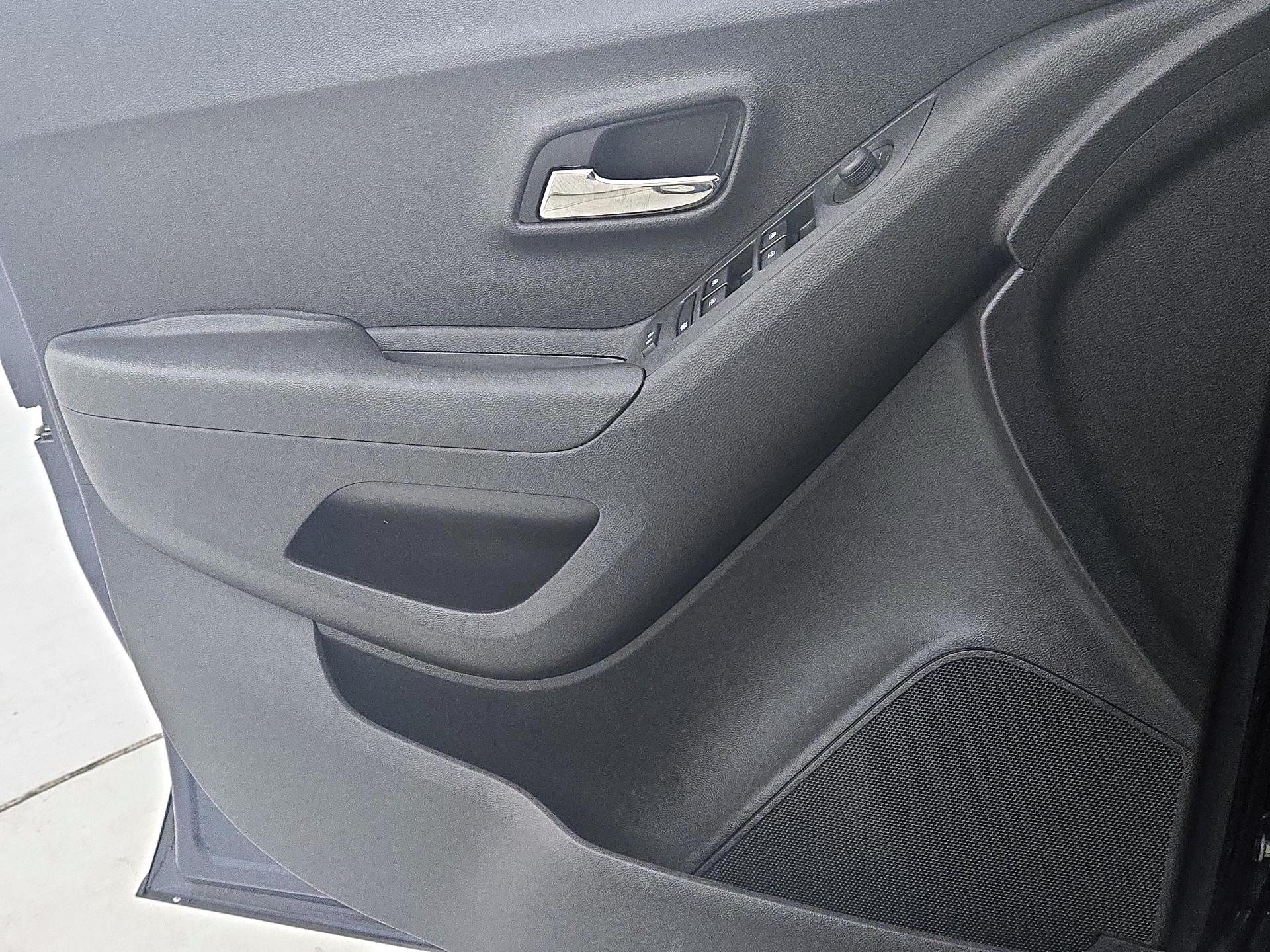 Thumbnail: 2019 Chevrolet Trax - 12