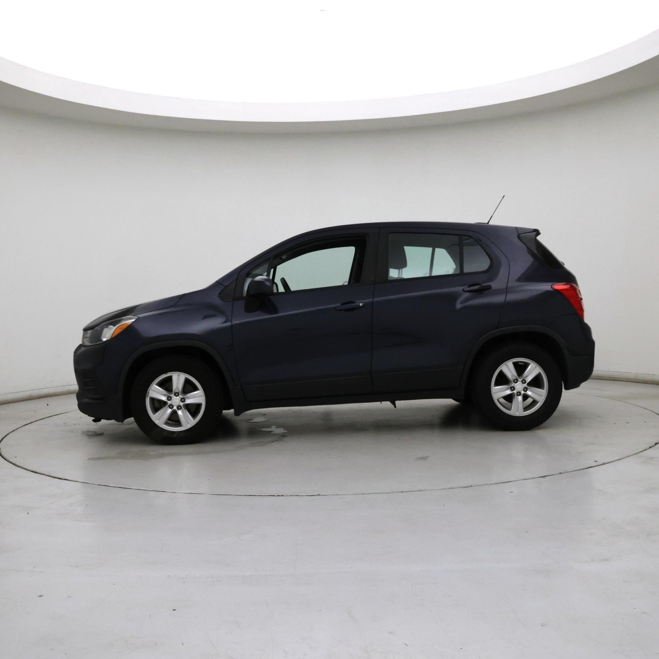 Thumbnail: 2019 Chevrolet Trax - 3