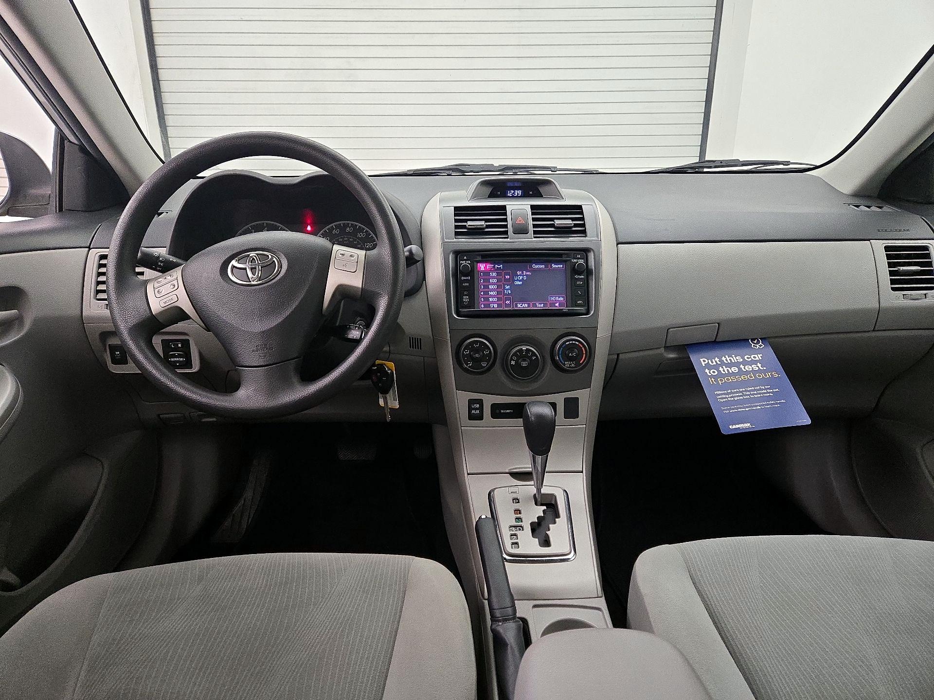 Thumbnail: 2013 Toyota Corolla - 9