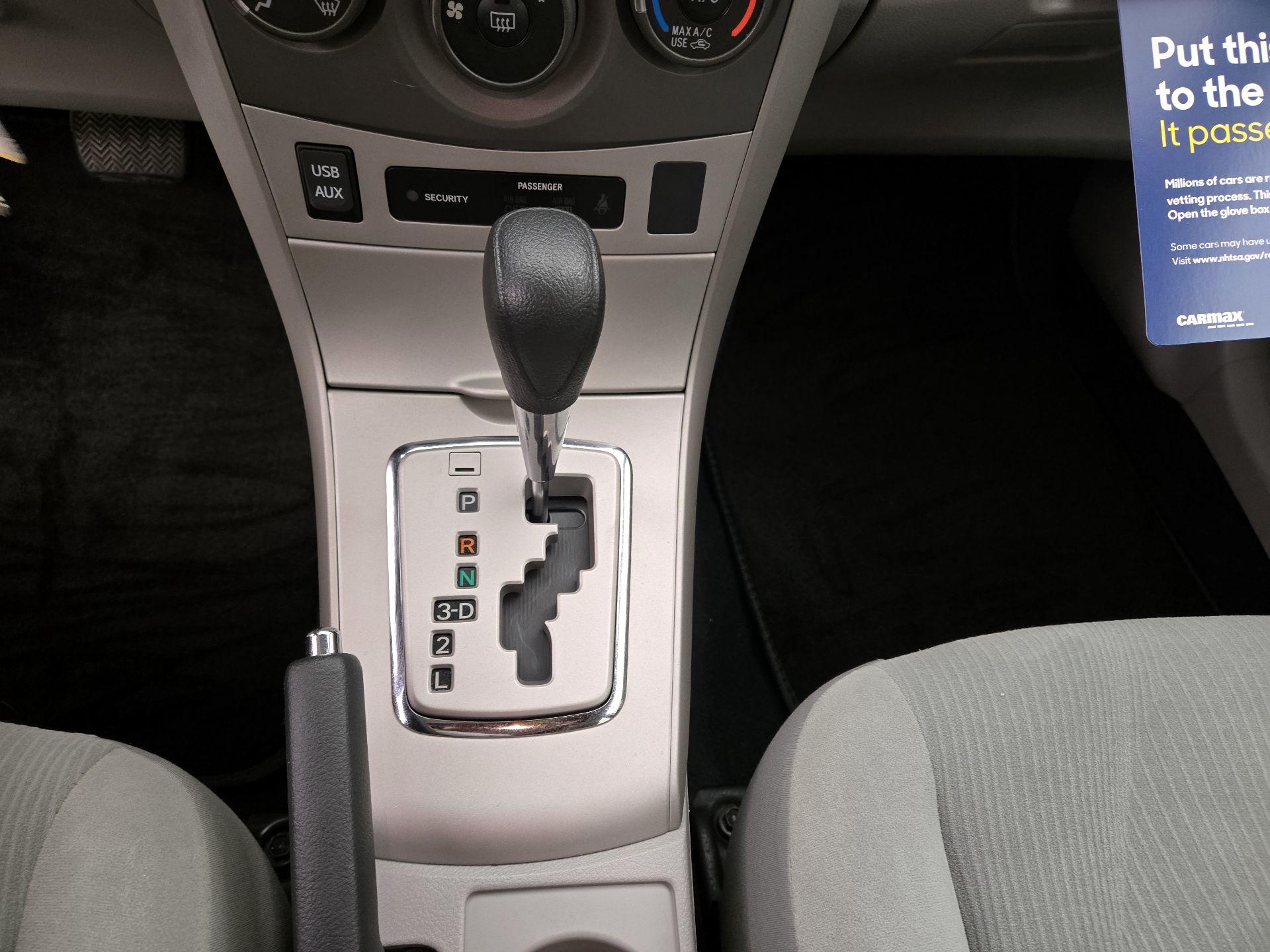 Thumbnail: 2013 Toyota Corolla - 15