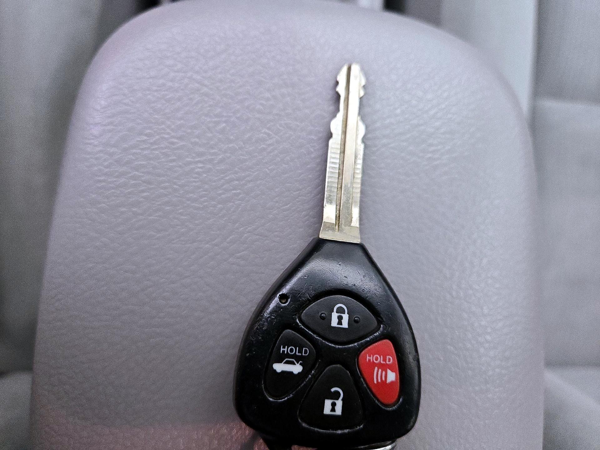 Thumbnail: 2013 Toyota Corolla - 19