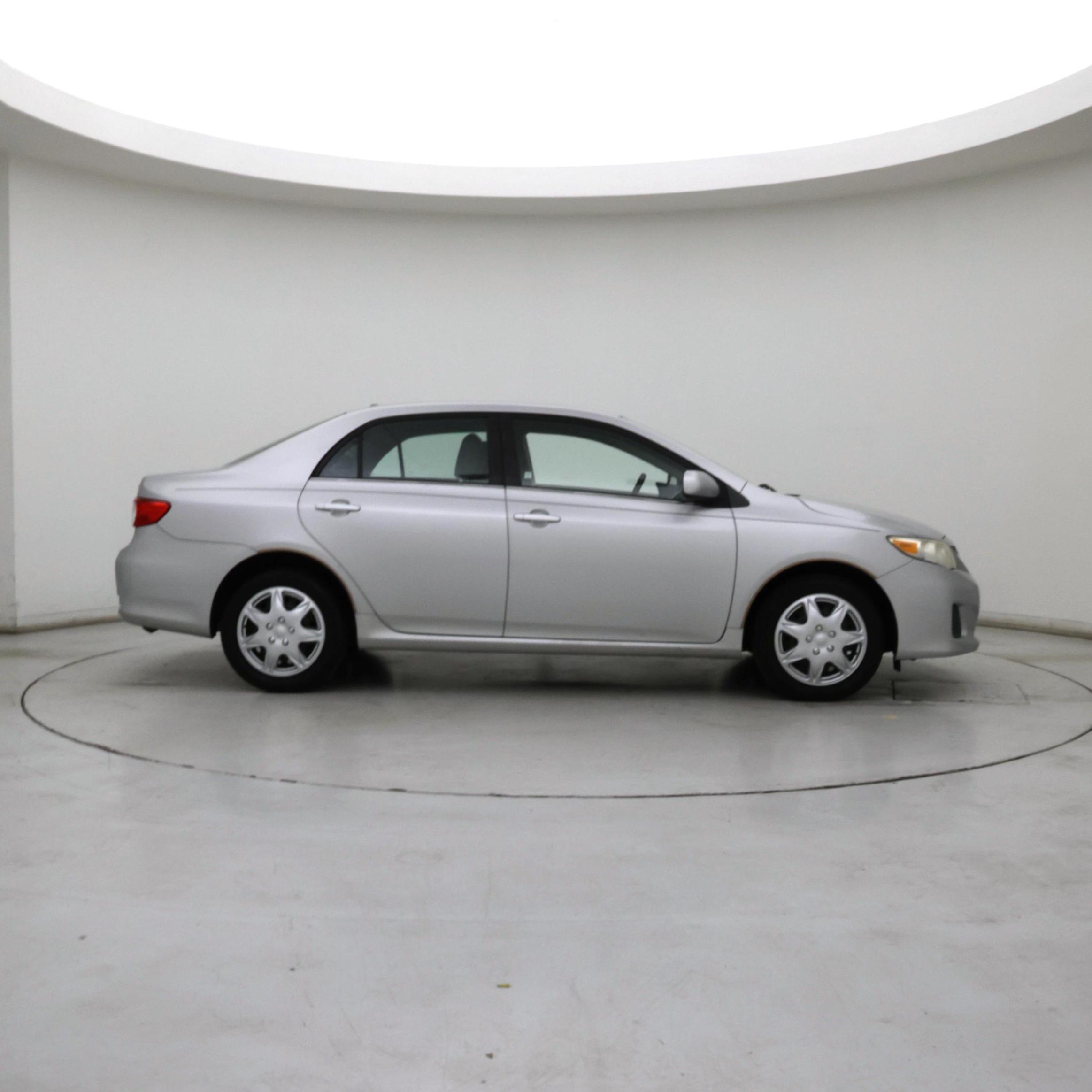 Thumbnail: 2013 Toyota Corolla - 7