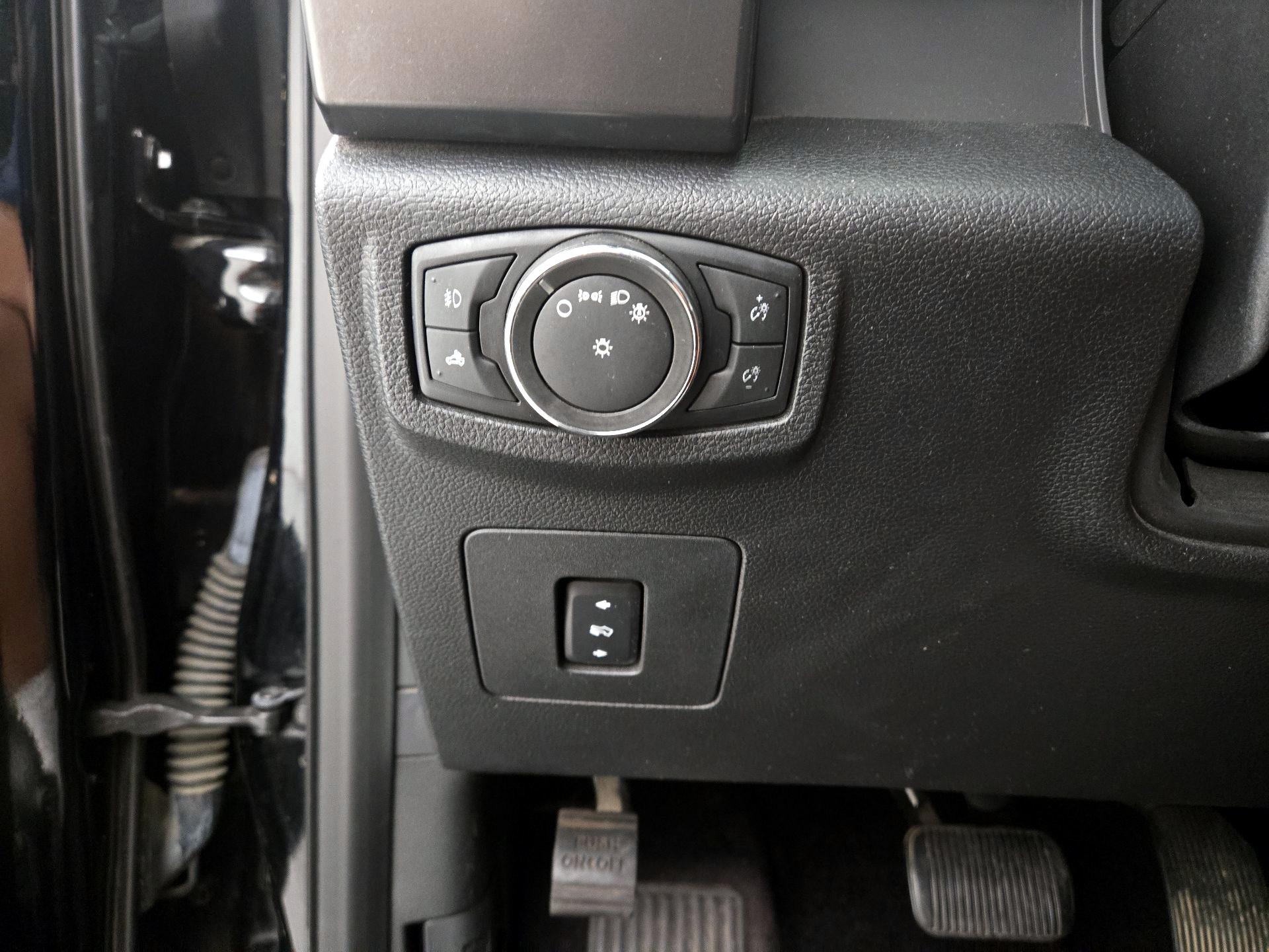 Thumbnail: 2016 Ford F-150 - 13