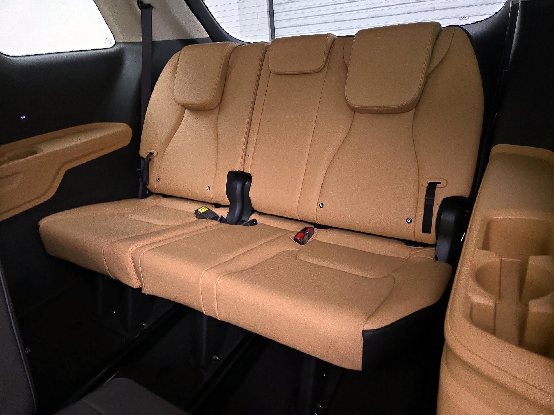 Thumbnail: 2024 Kia Carnival - 20