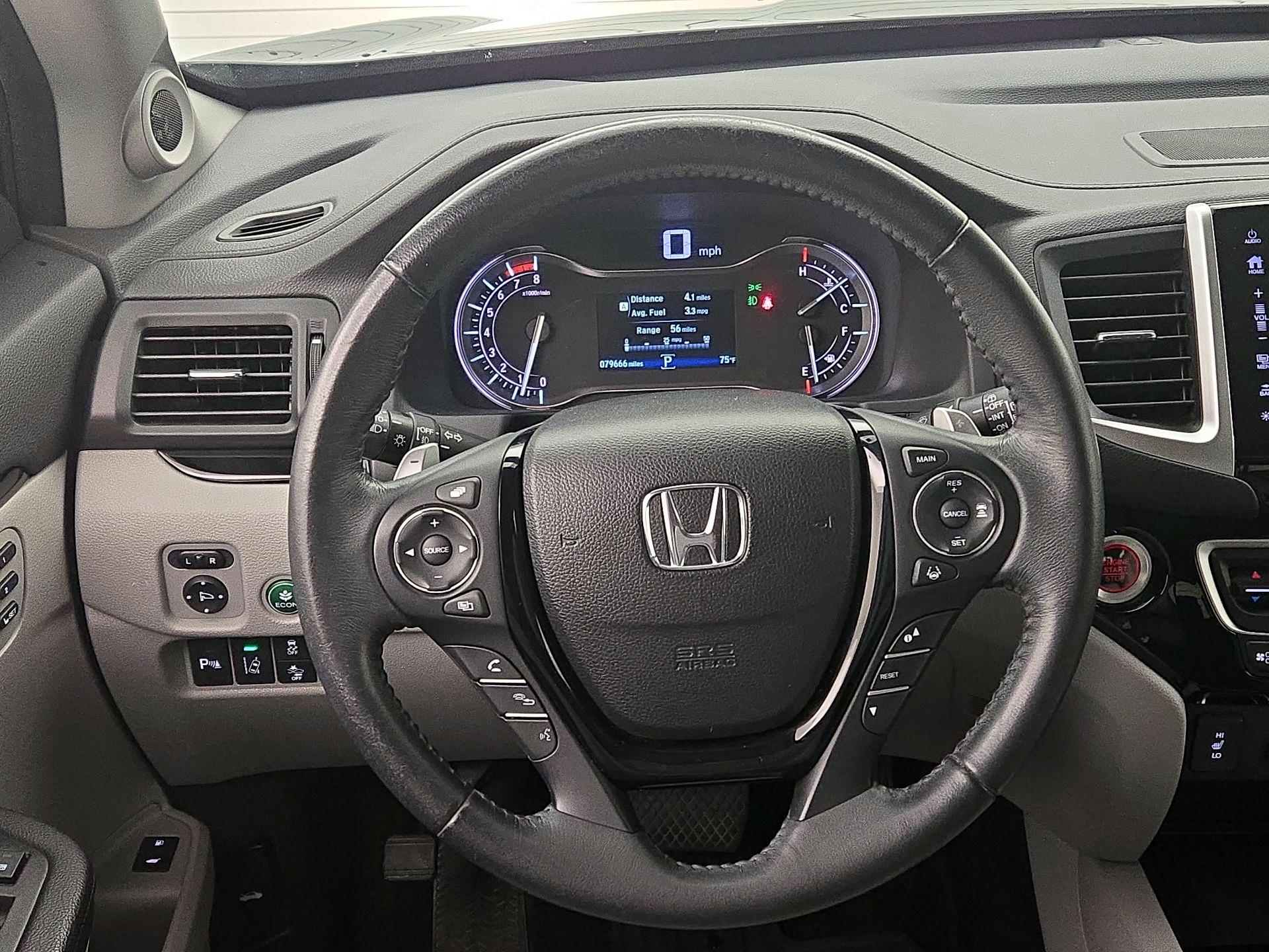 Thumbnail: 2017 Honda Pilot - 10