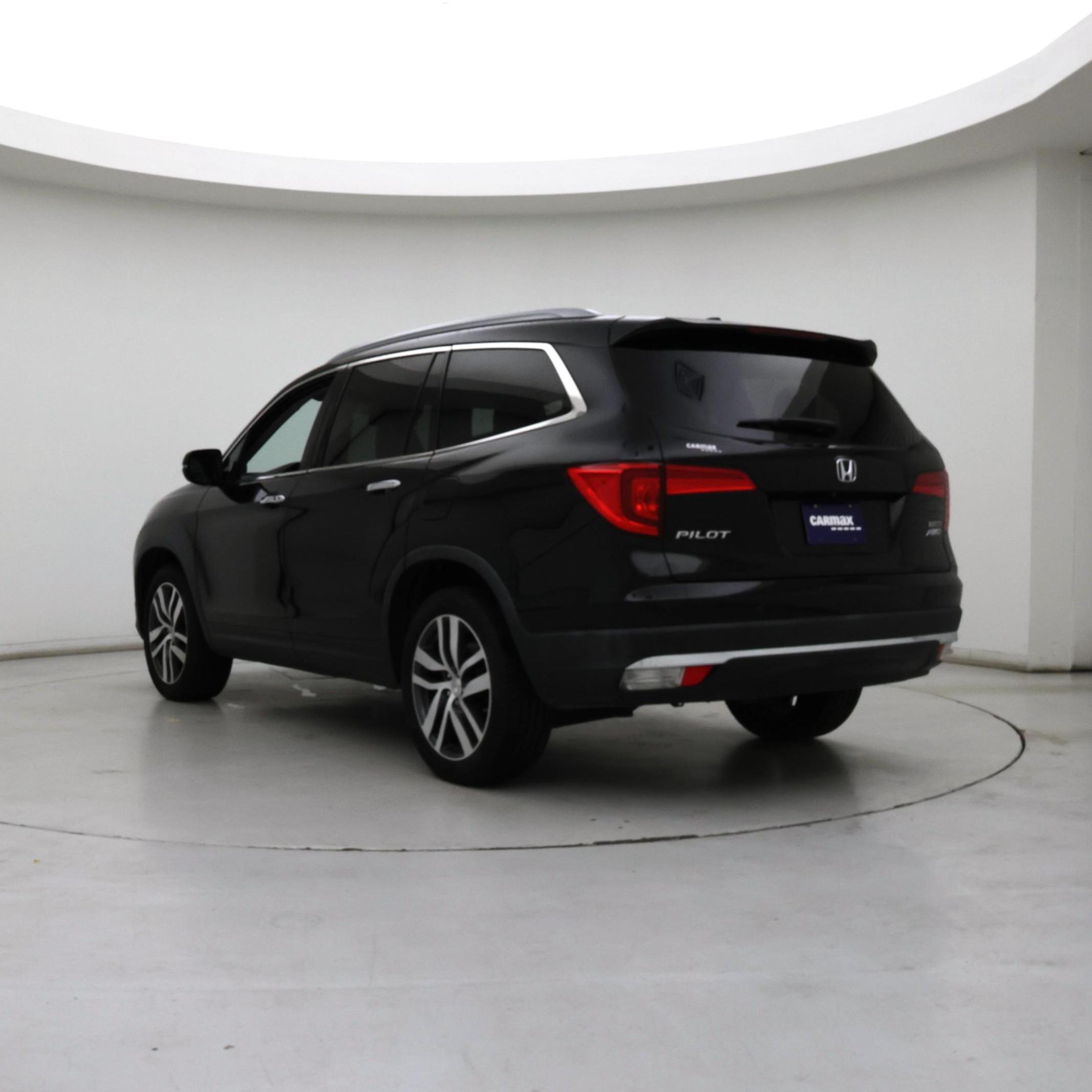 Thumbnail: 2017 Honda Pilot - 2