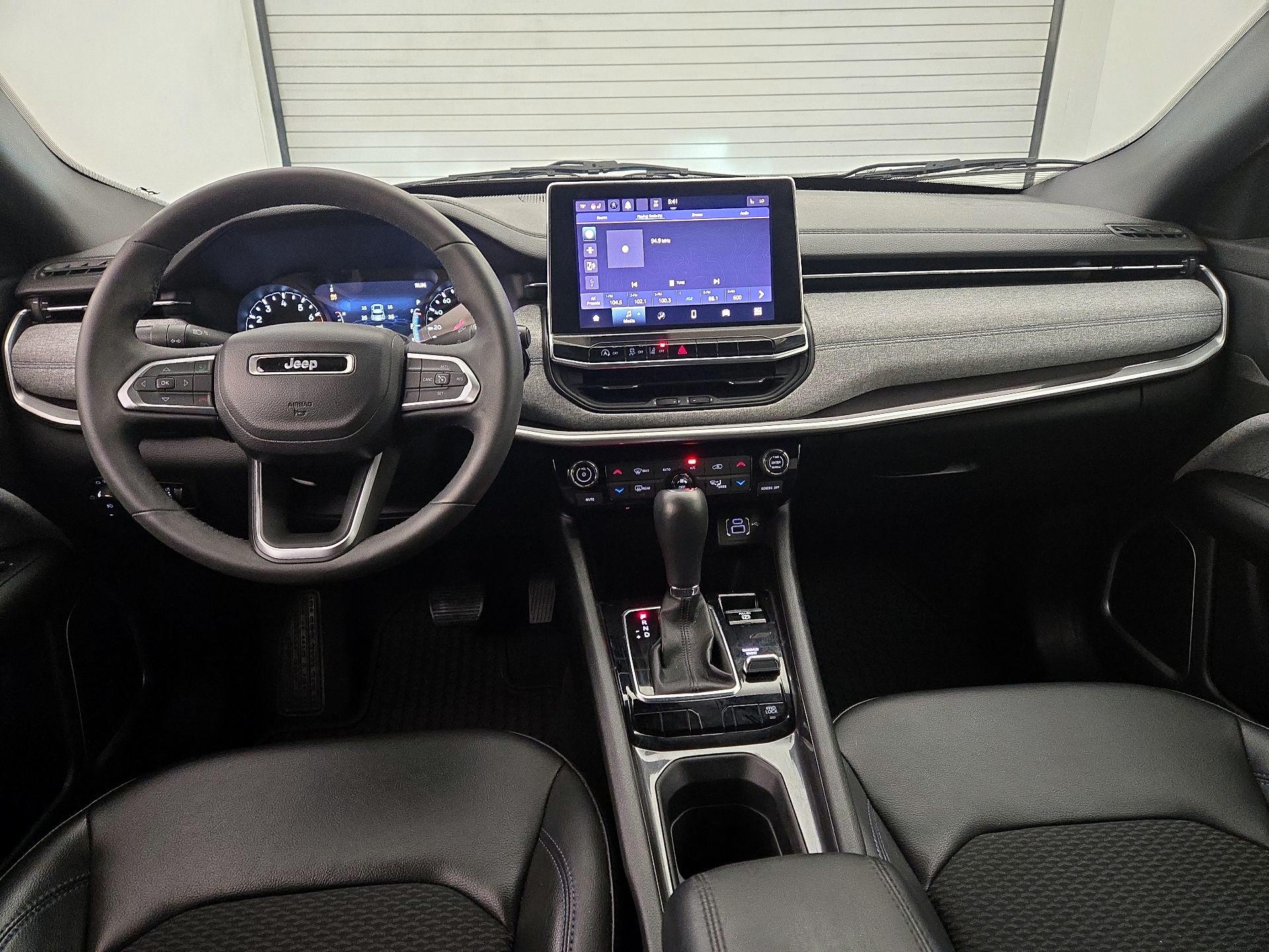 Thumbnail: 2023 Jeep Compass - 9