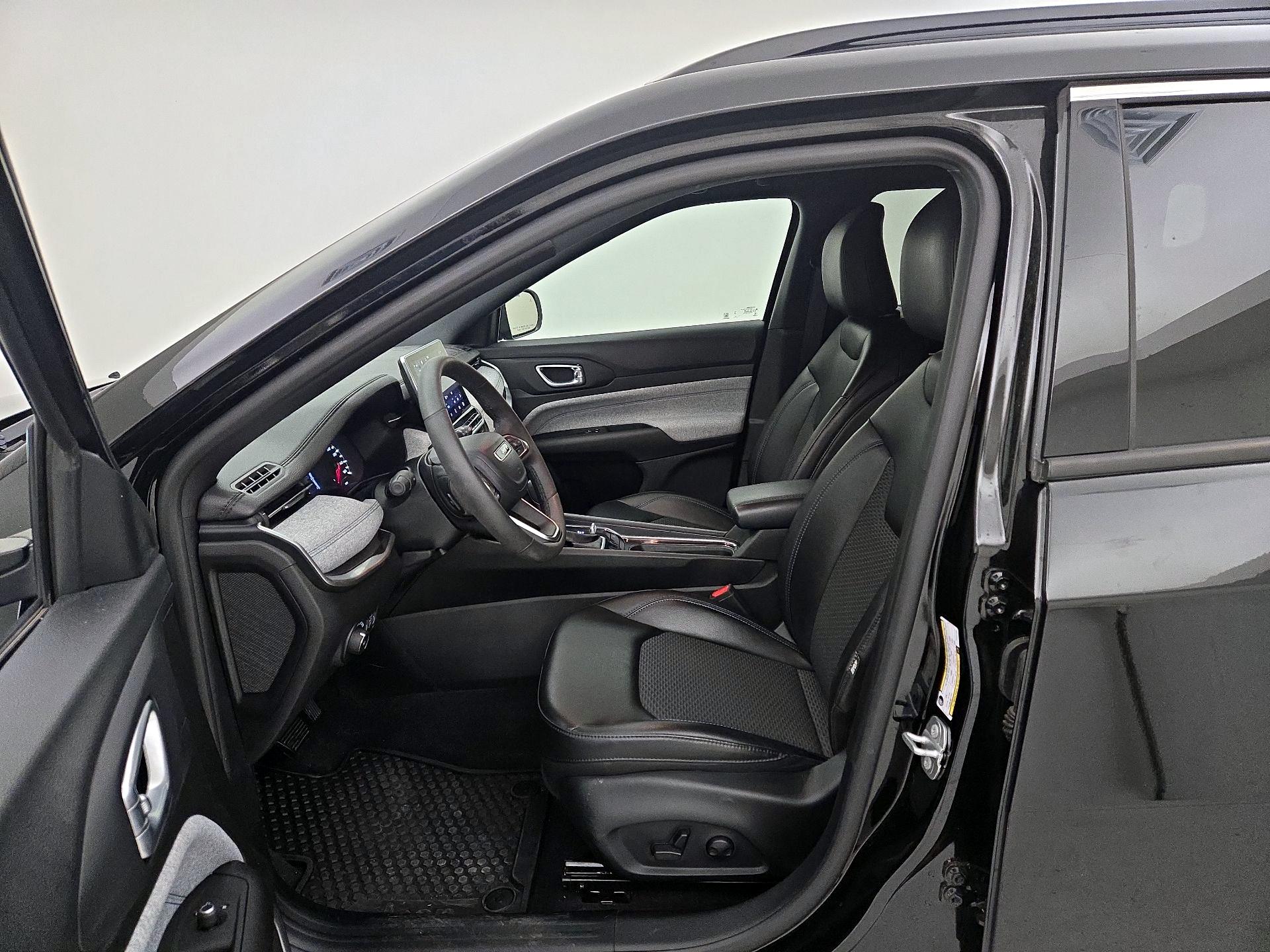 Thumbnail: 2023 Jeep Compass - 11