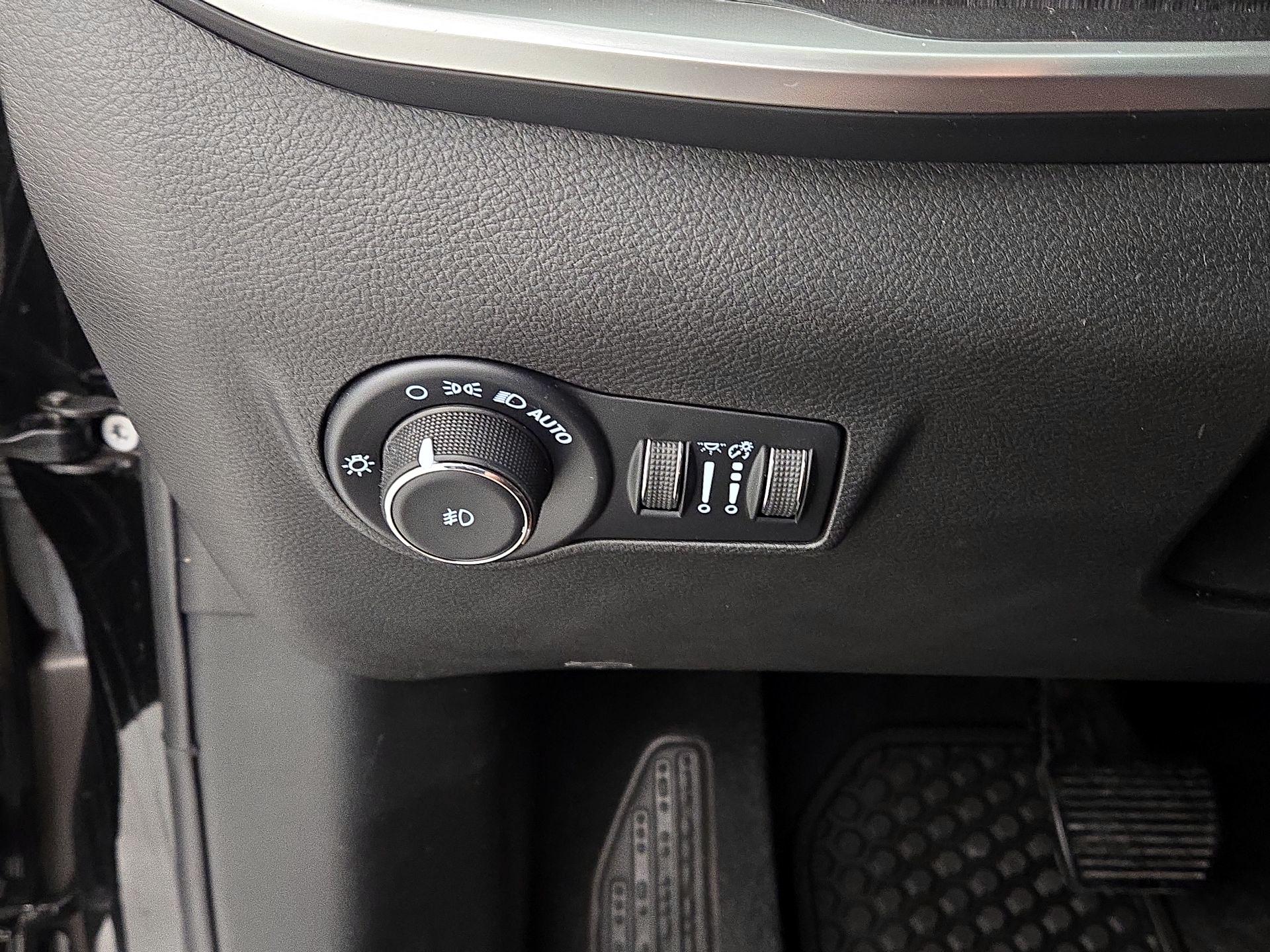Thumbnail: 2023 Jeep Compass - 13
