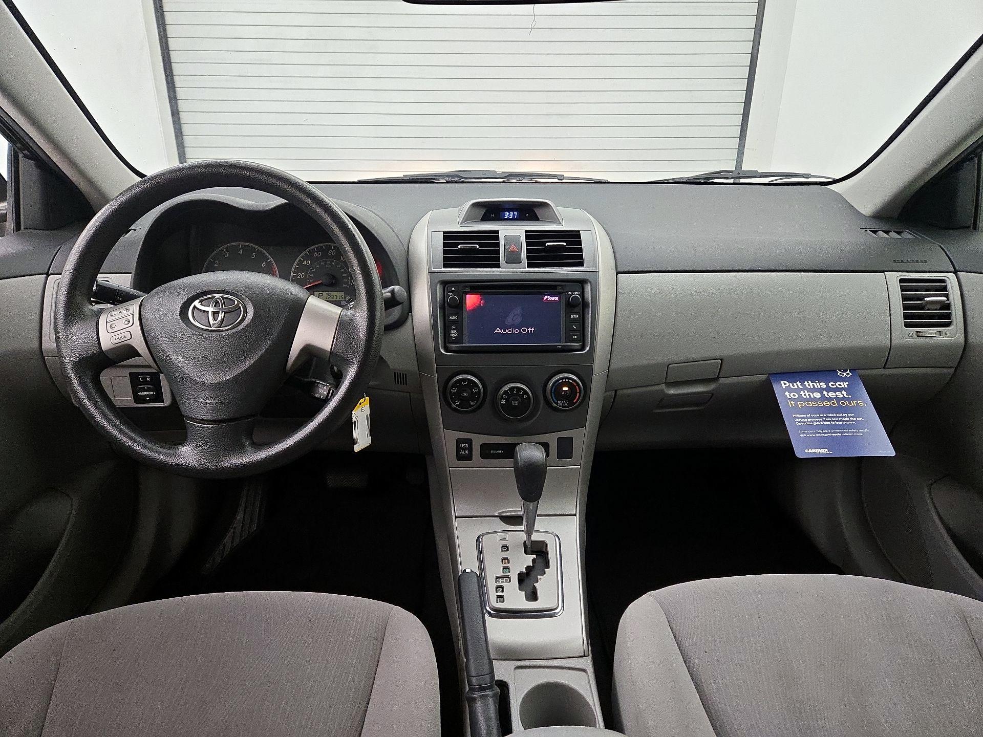 Thumbnail: 2013 Toyota Corolla - 9