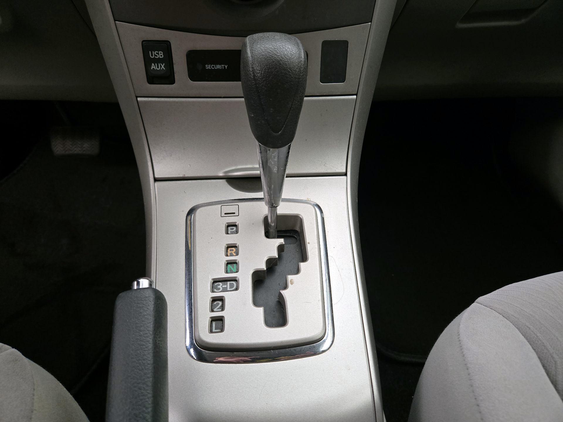 Thumbnail: 2013 Toyota Corolla - 16