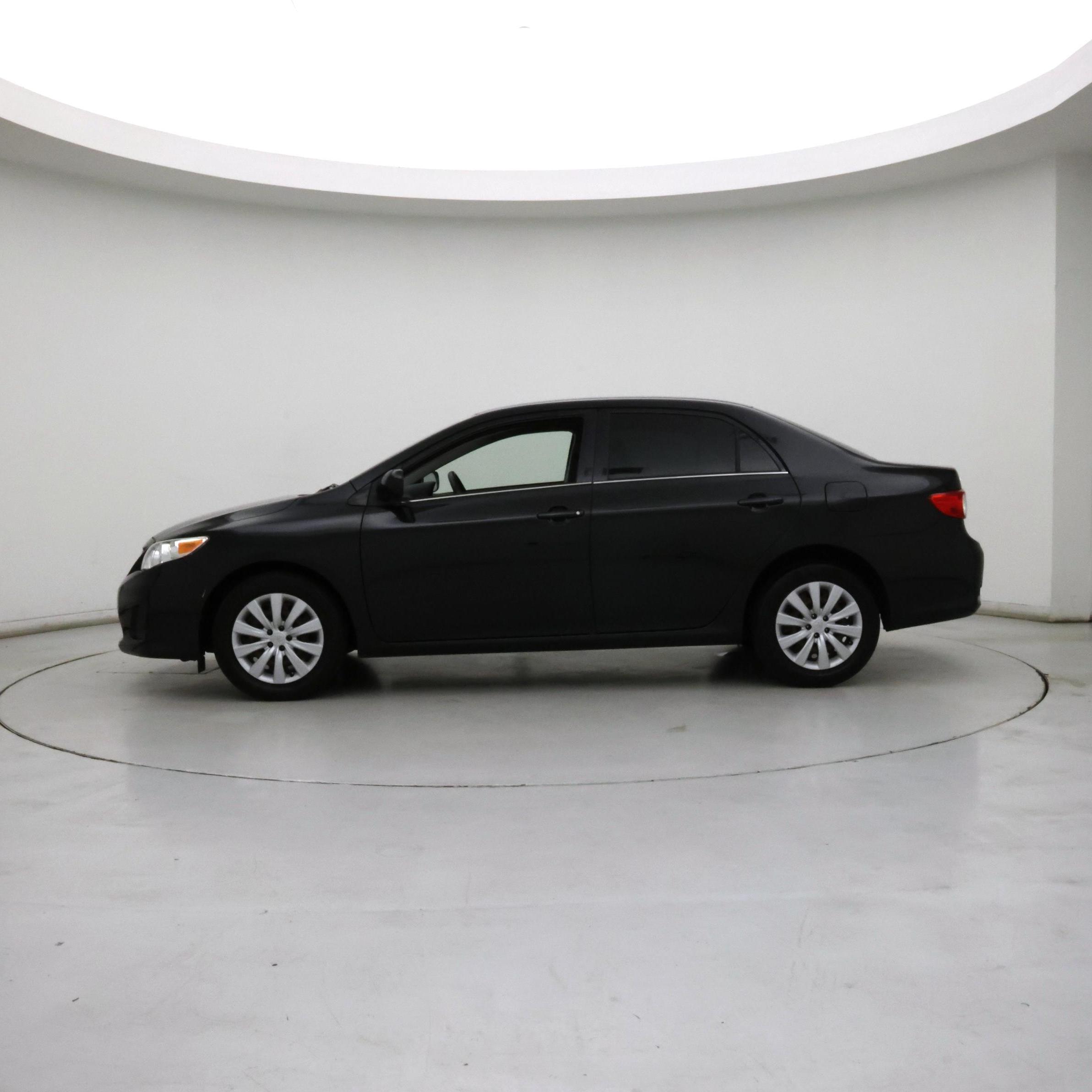 Thumbnail: 2013 Toyota Corolla - 3